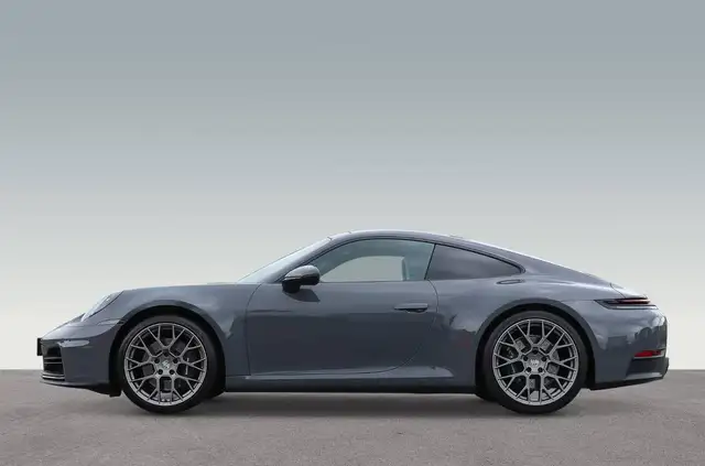 Porsche 911 view 6