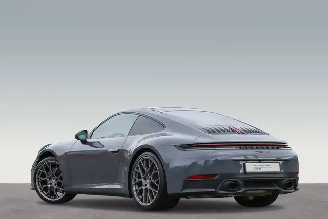 Porsche 911 view 15
