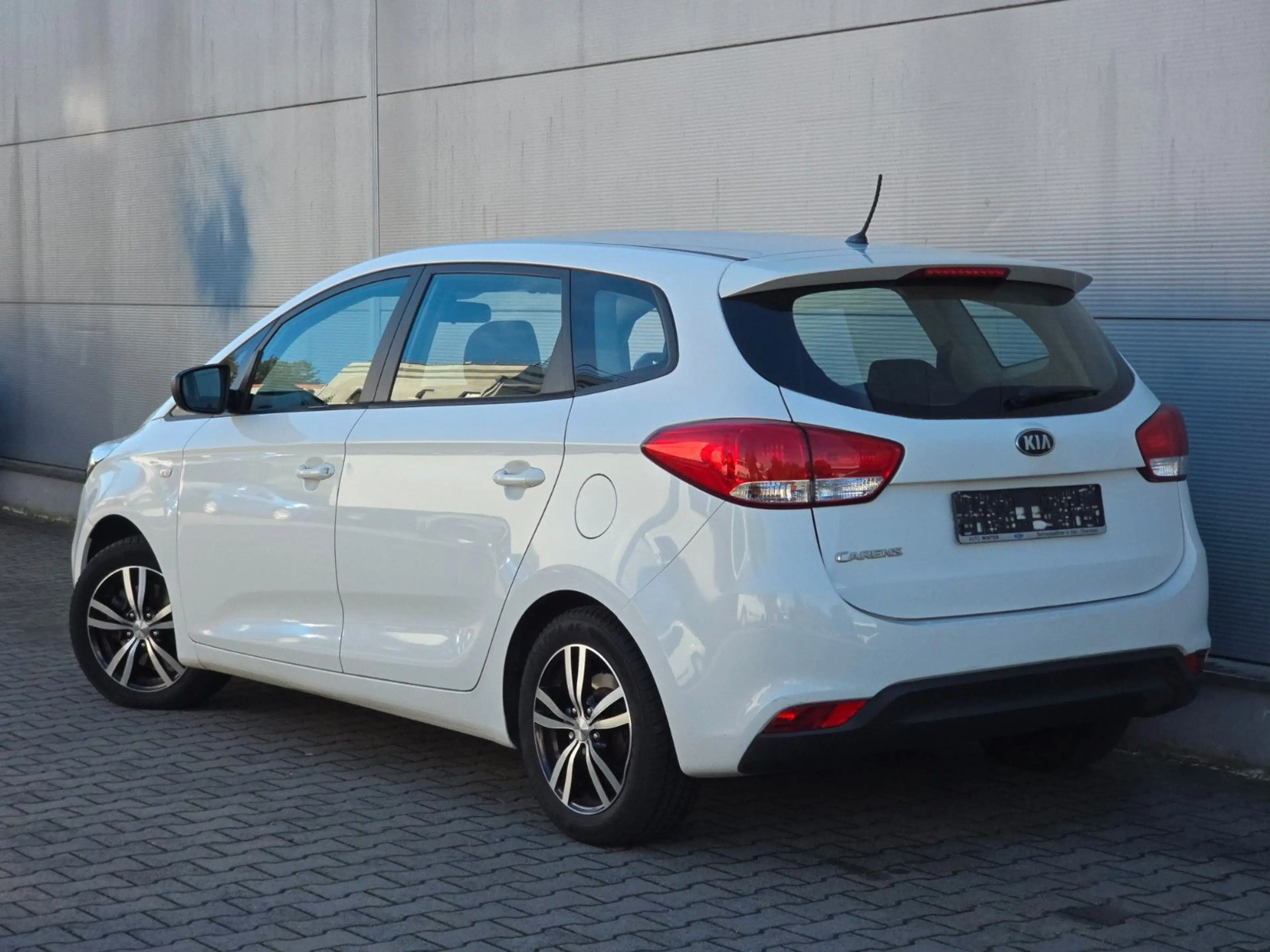 Kia Carens — photo 4