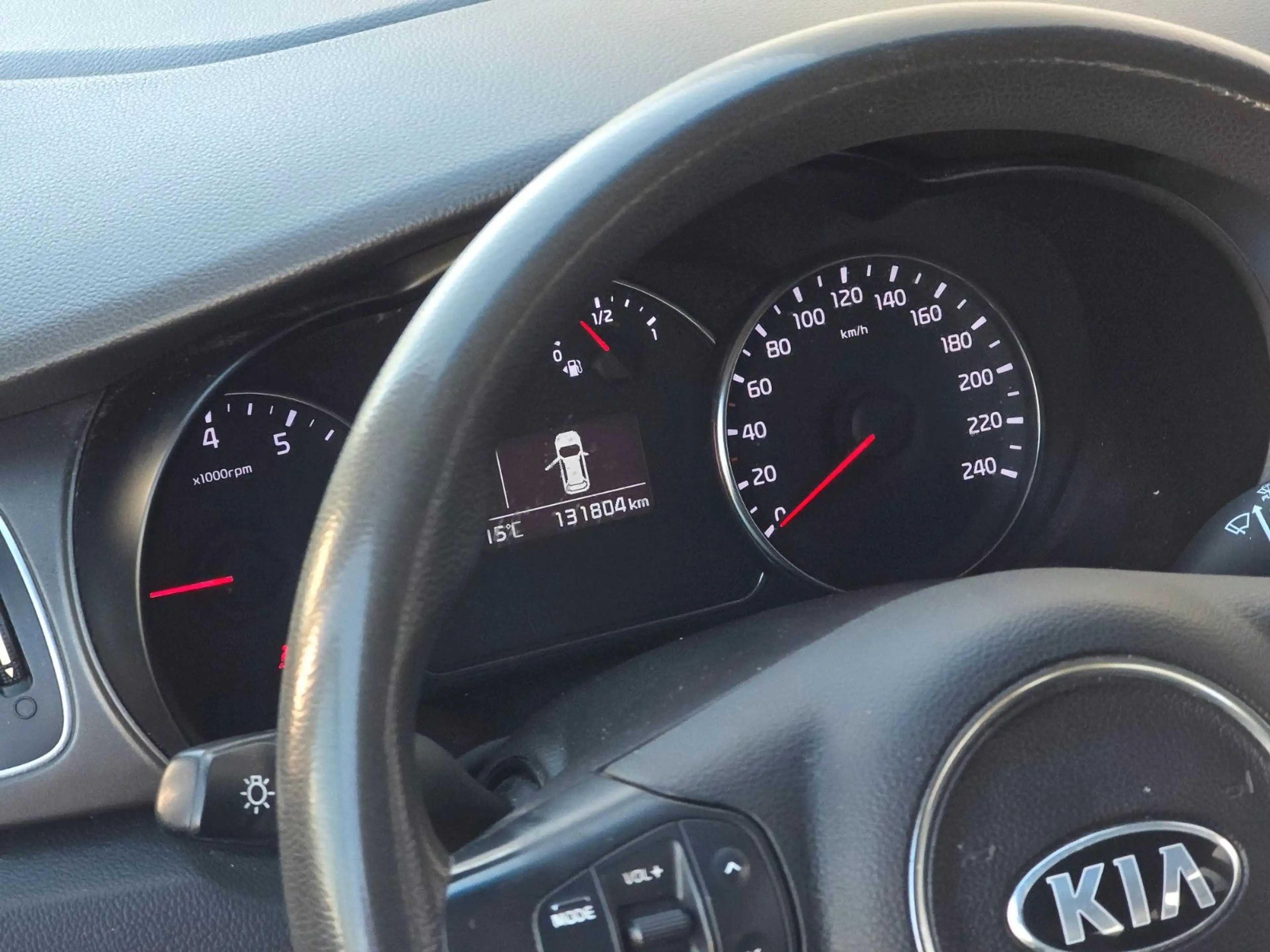 Kia Carens — photo 12
