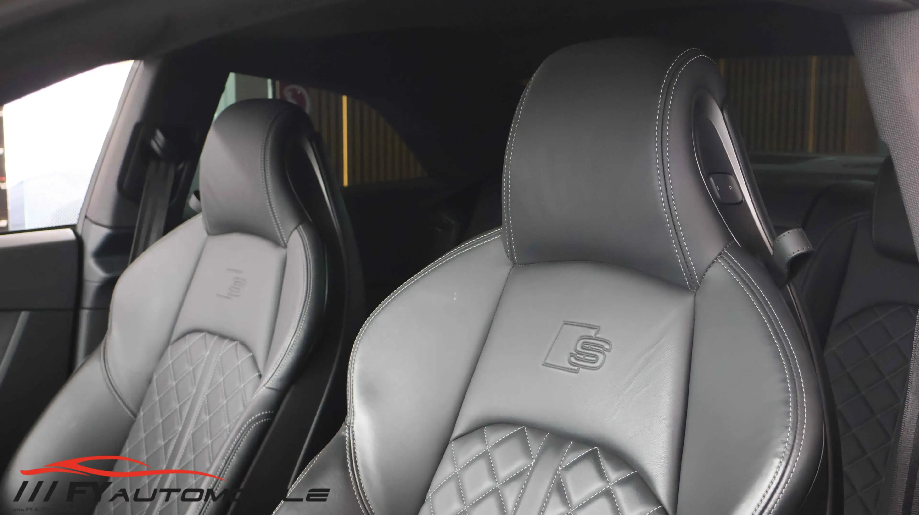 Audi S5 Coupé quattro* RS Sportsitze* Carbon* Pano* — photo 10