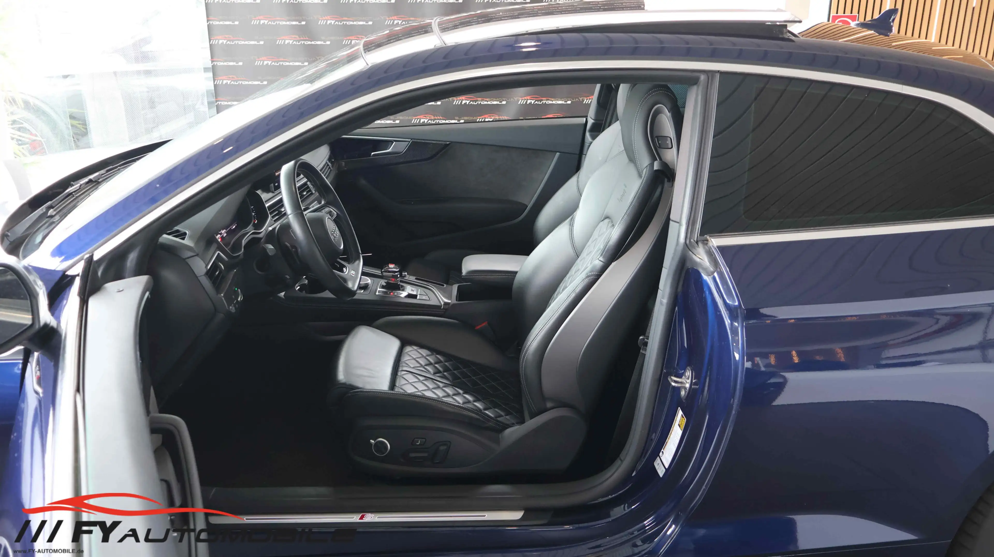 Audi S5 Coupé quattro* RS Sportsitze* Carbon* Pano* — photo 11