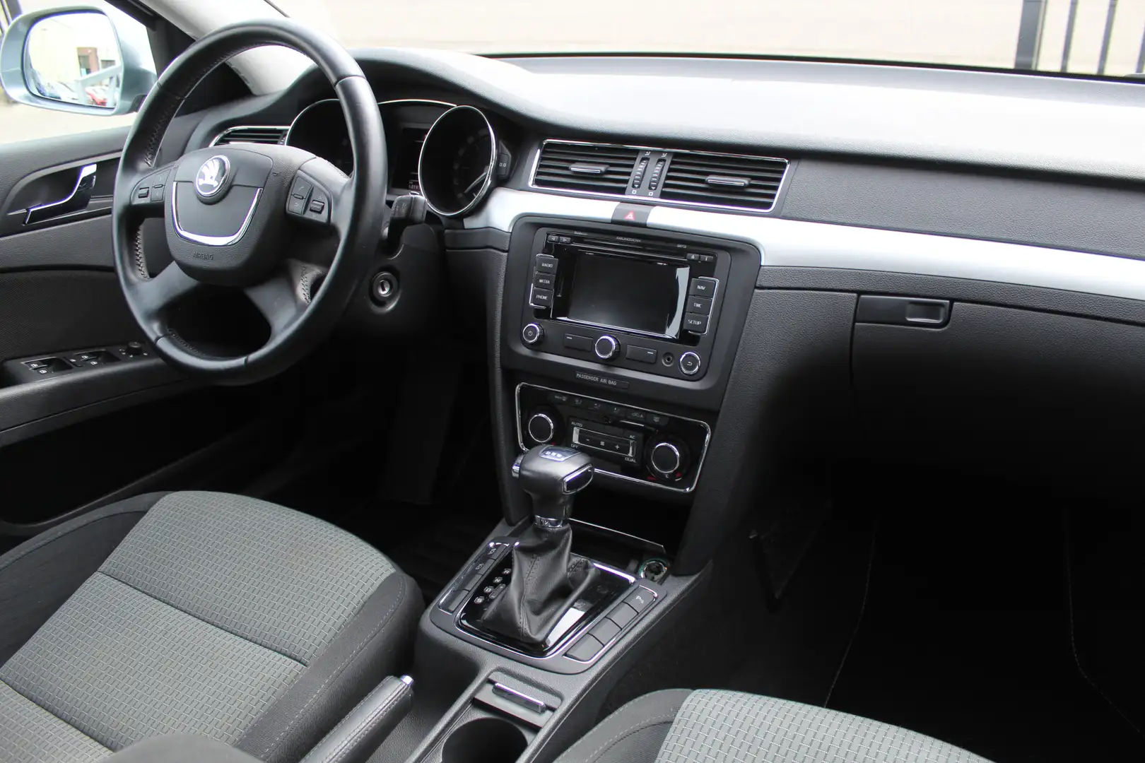 Skoda Superb 1.8 TSI Ambition Business Line AUTOMAAT/Schuif-kan Šedá - 2
