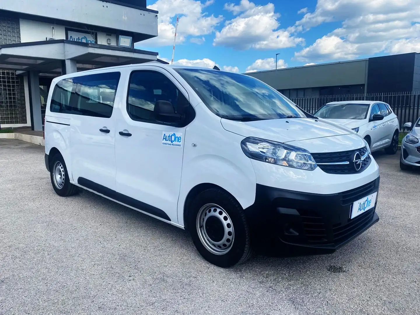 Opel Vivaro 1.5 D 120CV L2H1 9 POSTI COMBI - IVA COMPRESA Білий - 1