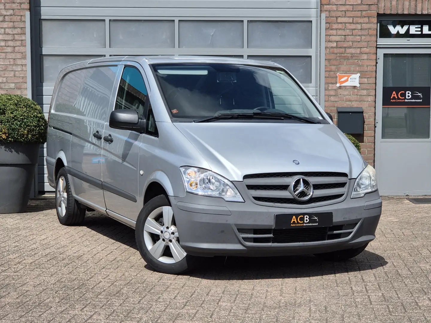 Mercedes-Benz Vito 113 CDI 320 Trekhaak Silber - 1