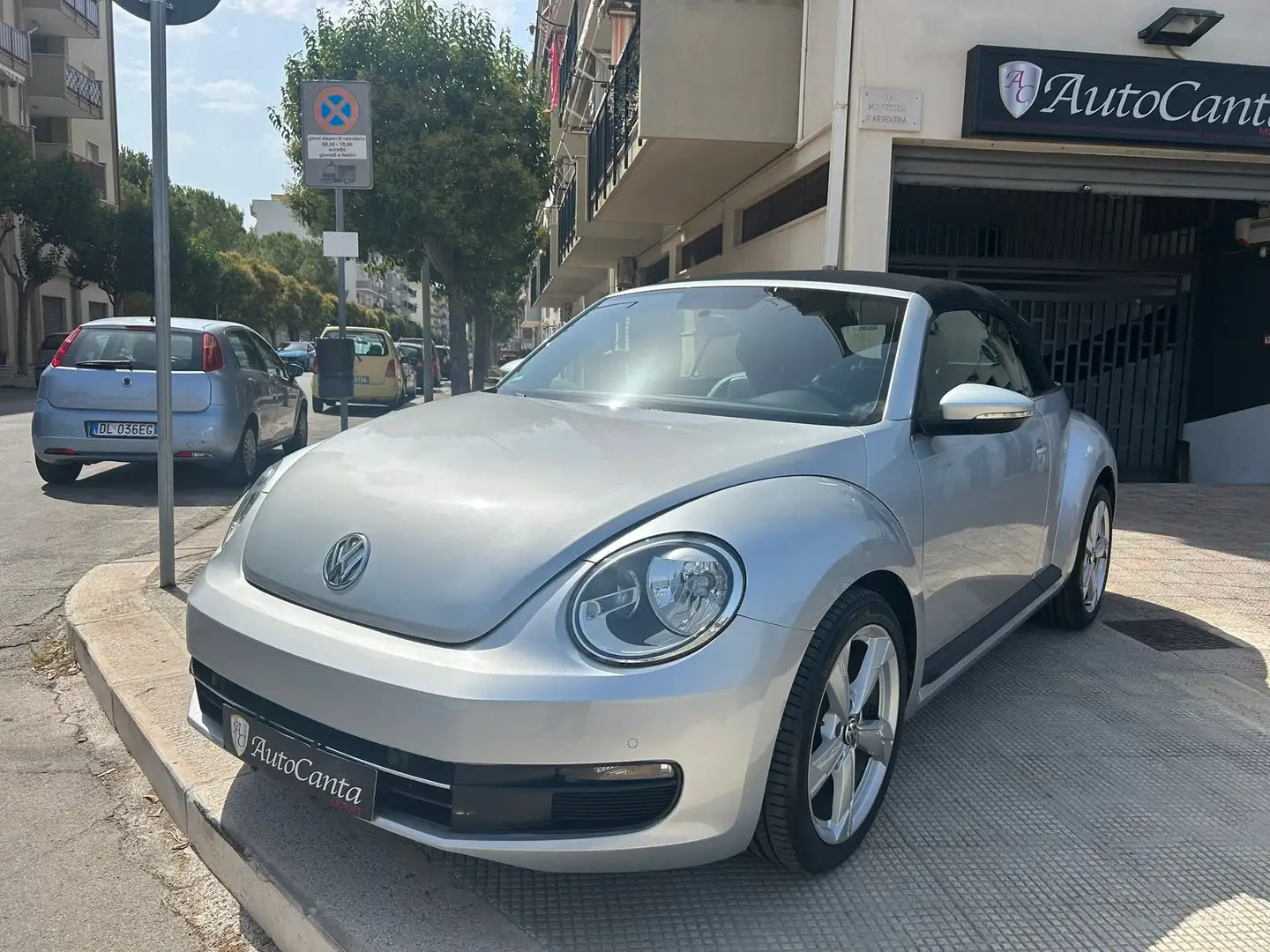 Volkswagen Maggiolino Cabrio 1.6 tdi Design  - PERFETTA Gris - 1
