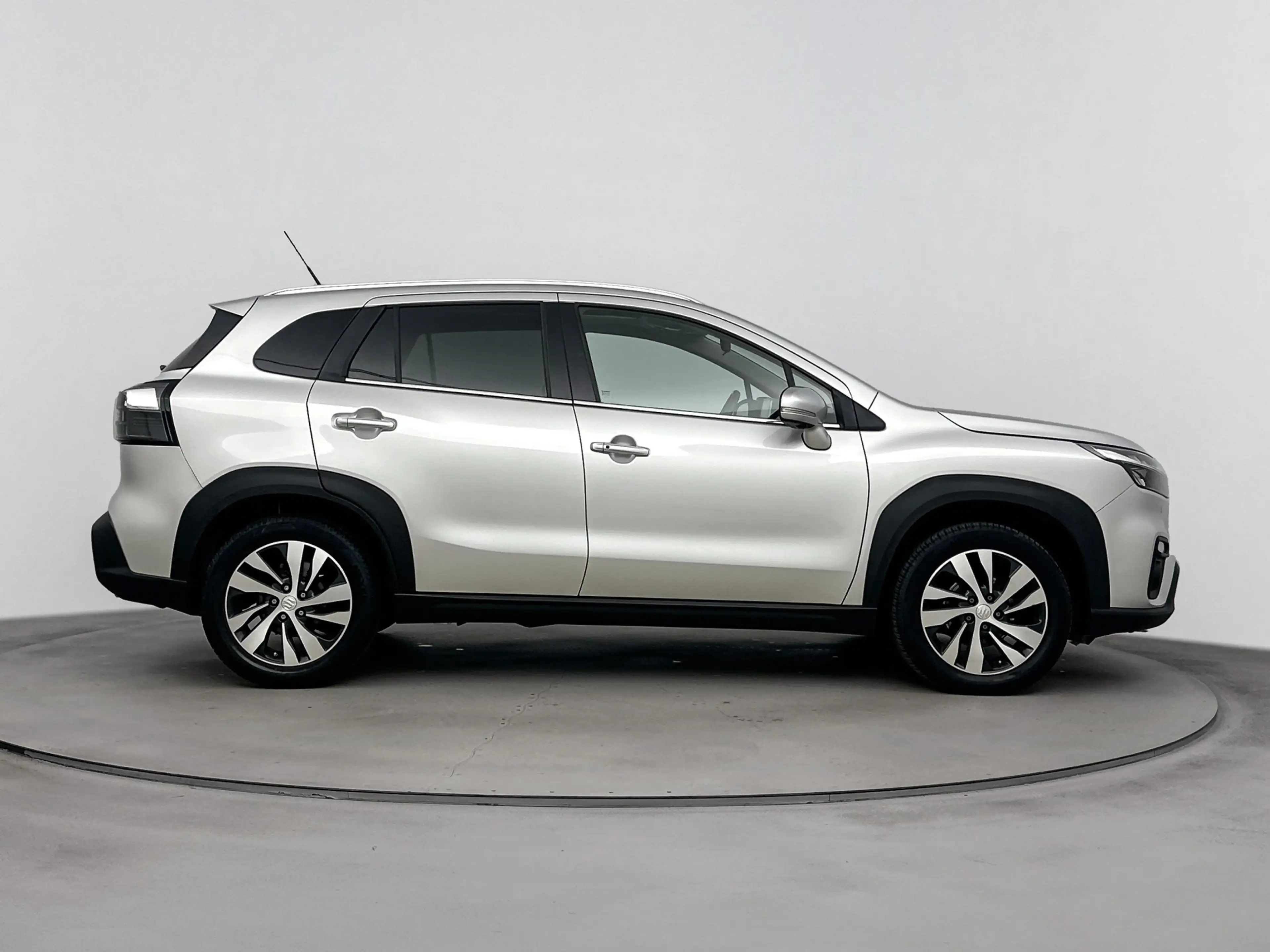 Suzuki S-Cross 1.4 Boosterjet Style Smart Hybrid | Elektrisch gla — photo 10