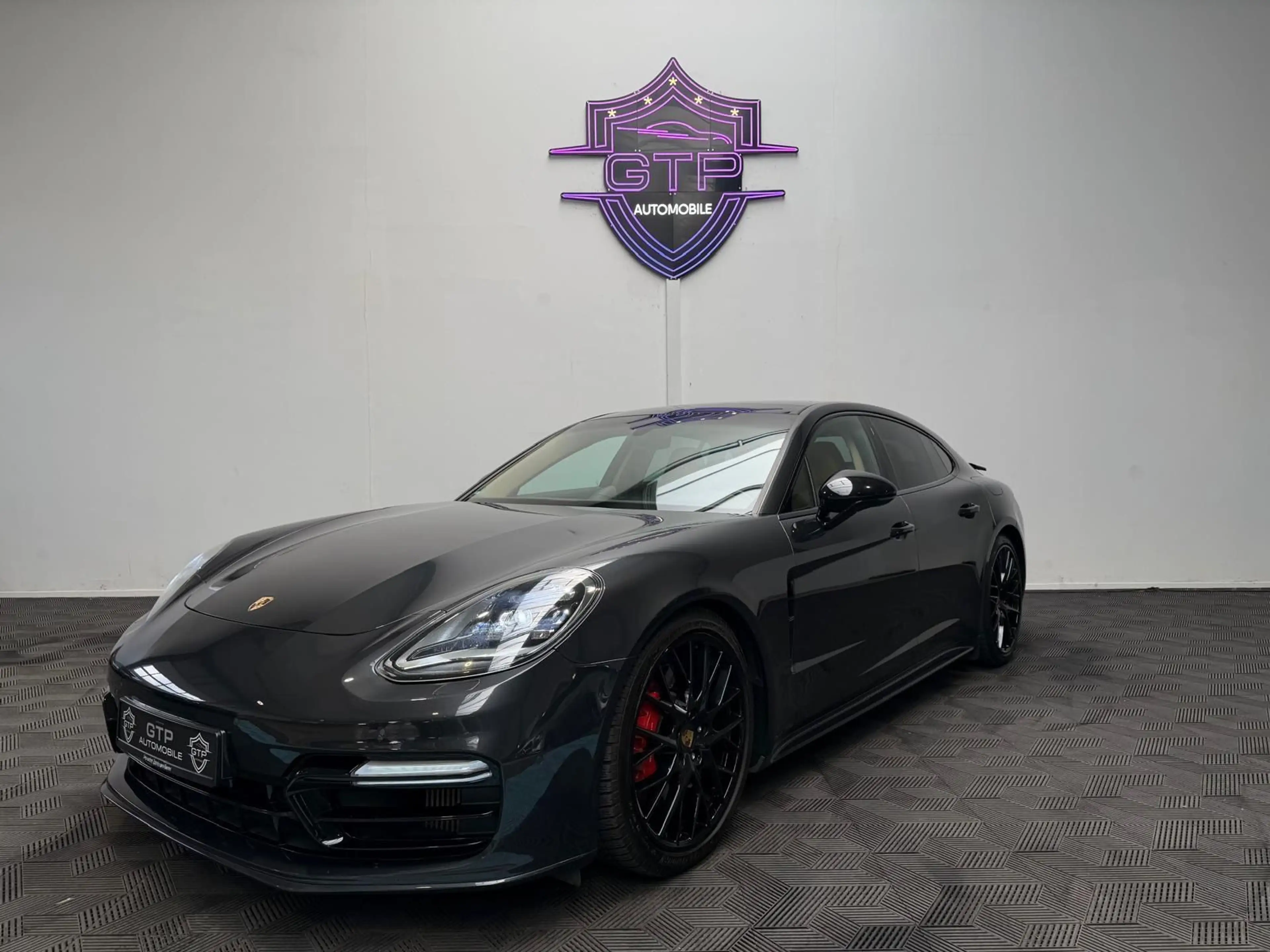 Porsche Panamera 4 E-Hybrid *08.27-Approved*Chrono*