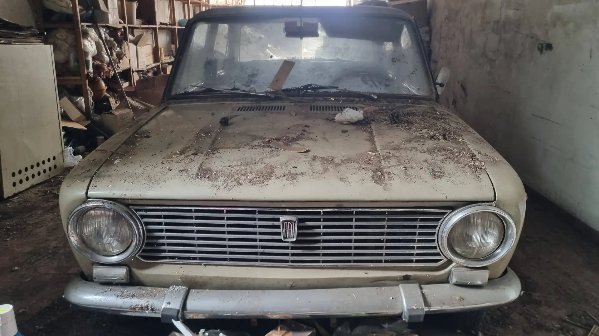 Fiat 124 Coupè berlina Beige - 1