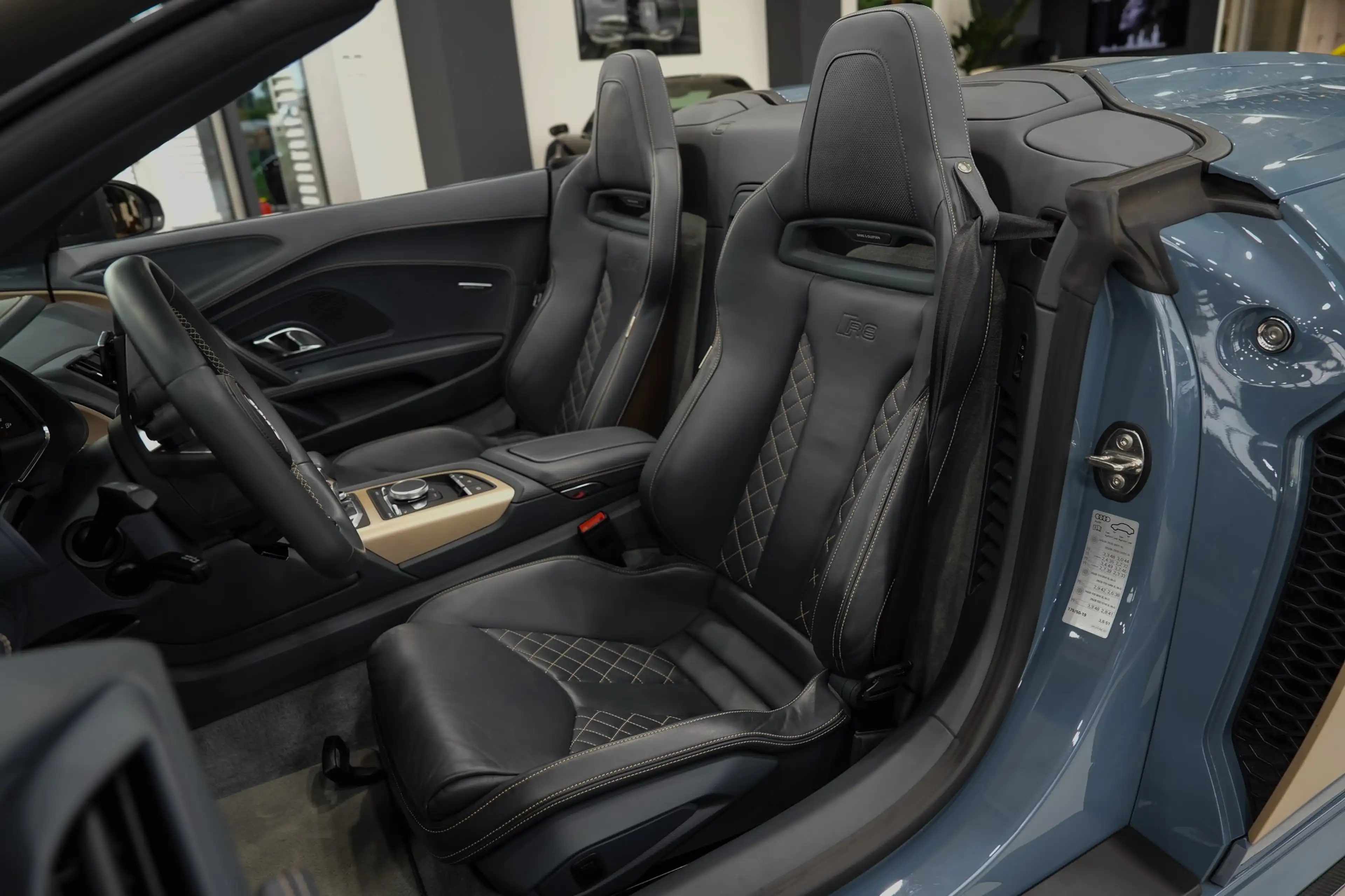 Audi R8 Spyder quattro plus*CARBON-EXT*SPORT-ABG*B&O* — photo 10