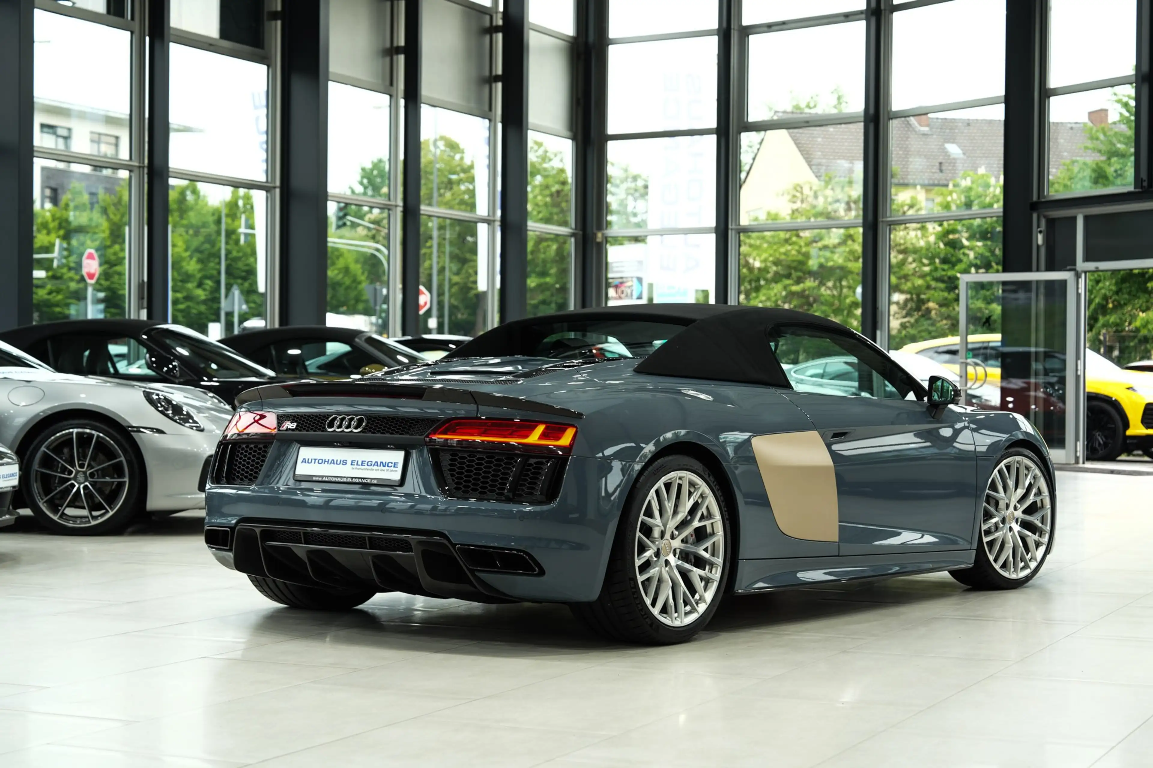 Audi R8 Spyder quattro plus*CARBON-EXT*SPORT-ABG*B&O* — photo 2