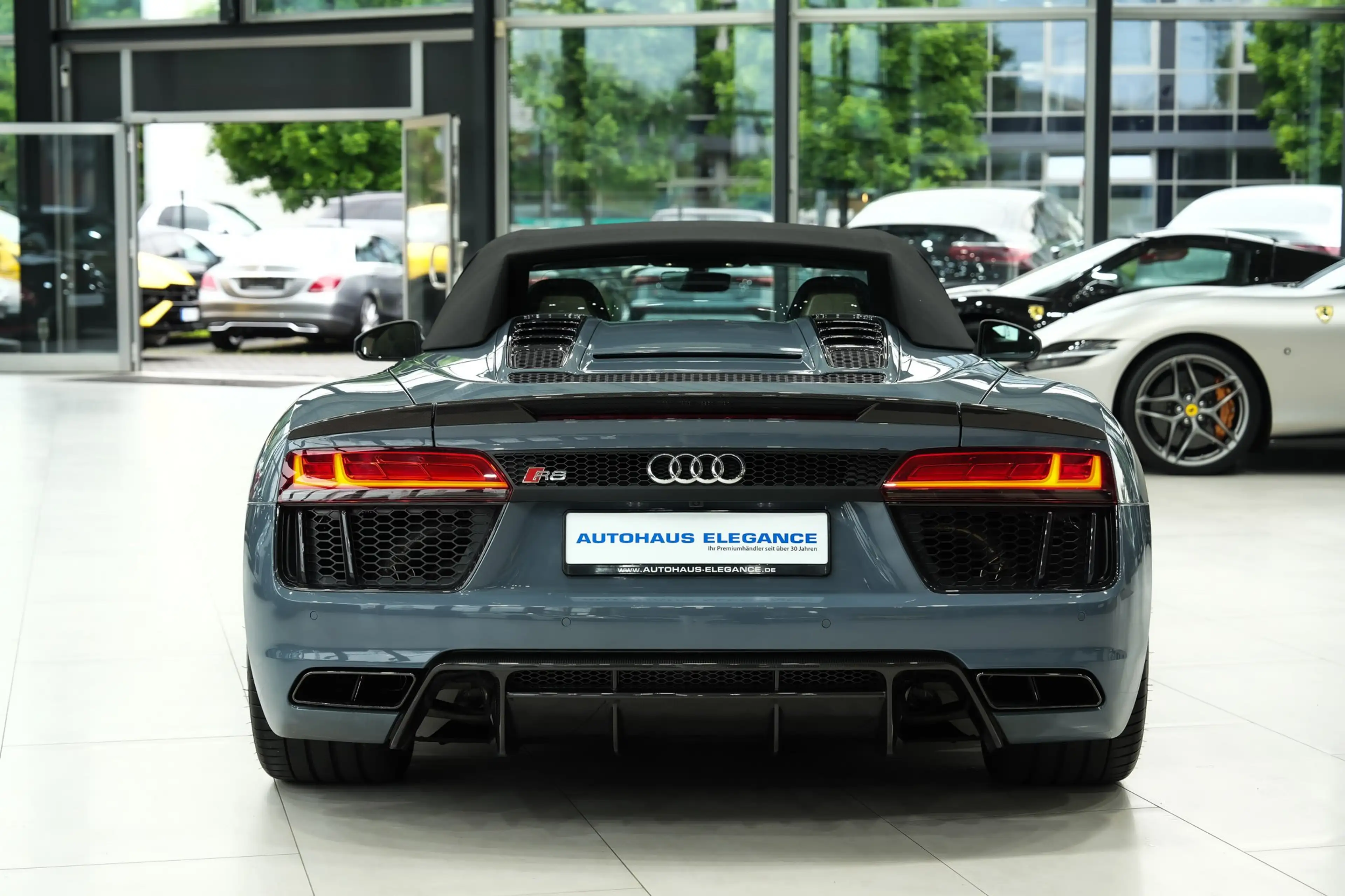 Audi R8 Spyder quattro plus*CARBON-EXT*SPORT-ABG*B&O* — photo 5
