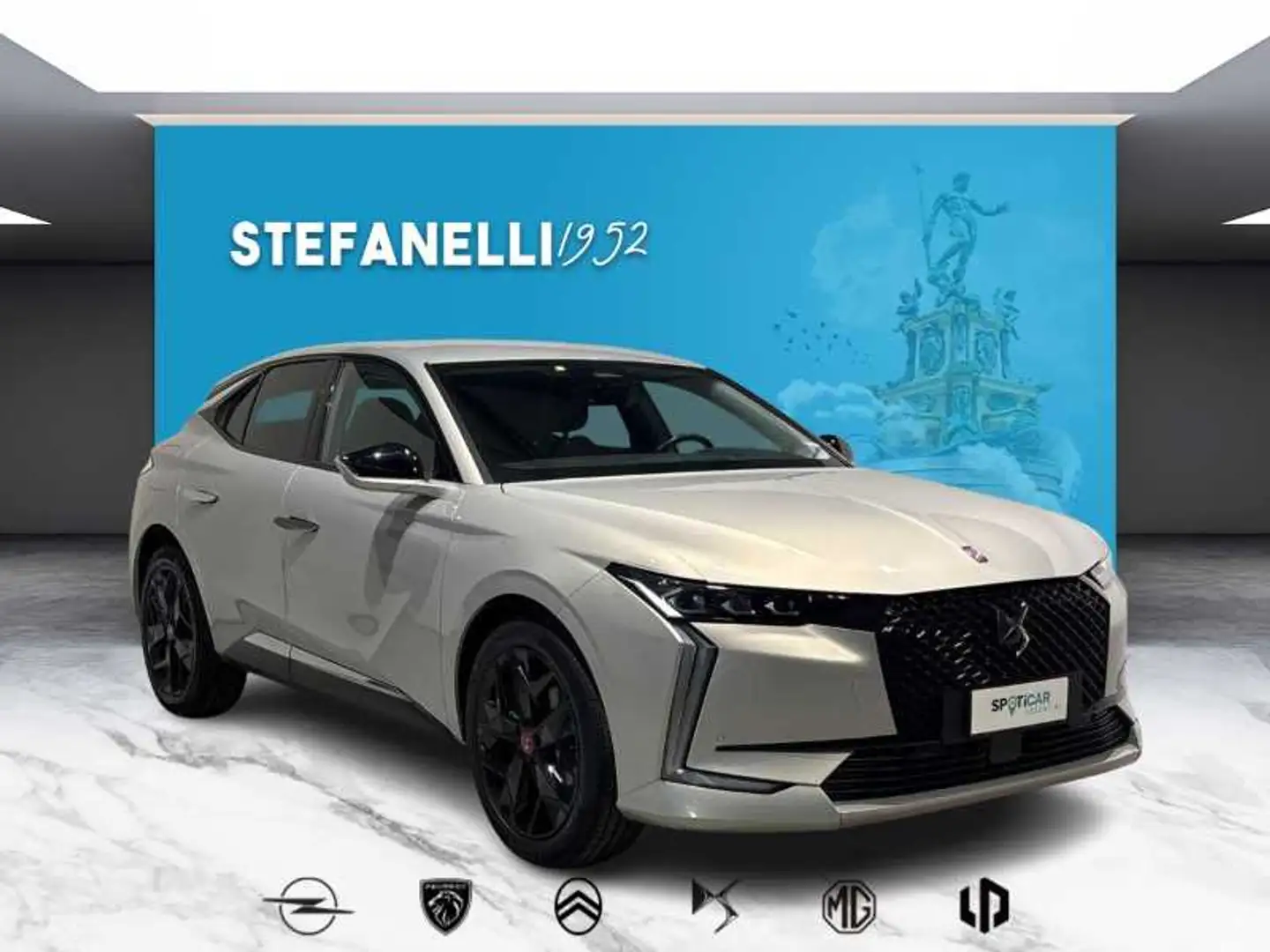 DS Automobiles DS 4 4 II - DS4 1.2 puretech Performance Line 130cv aut Stříbrná - 1