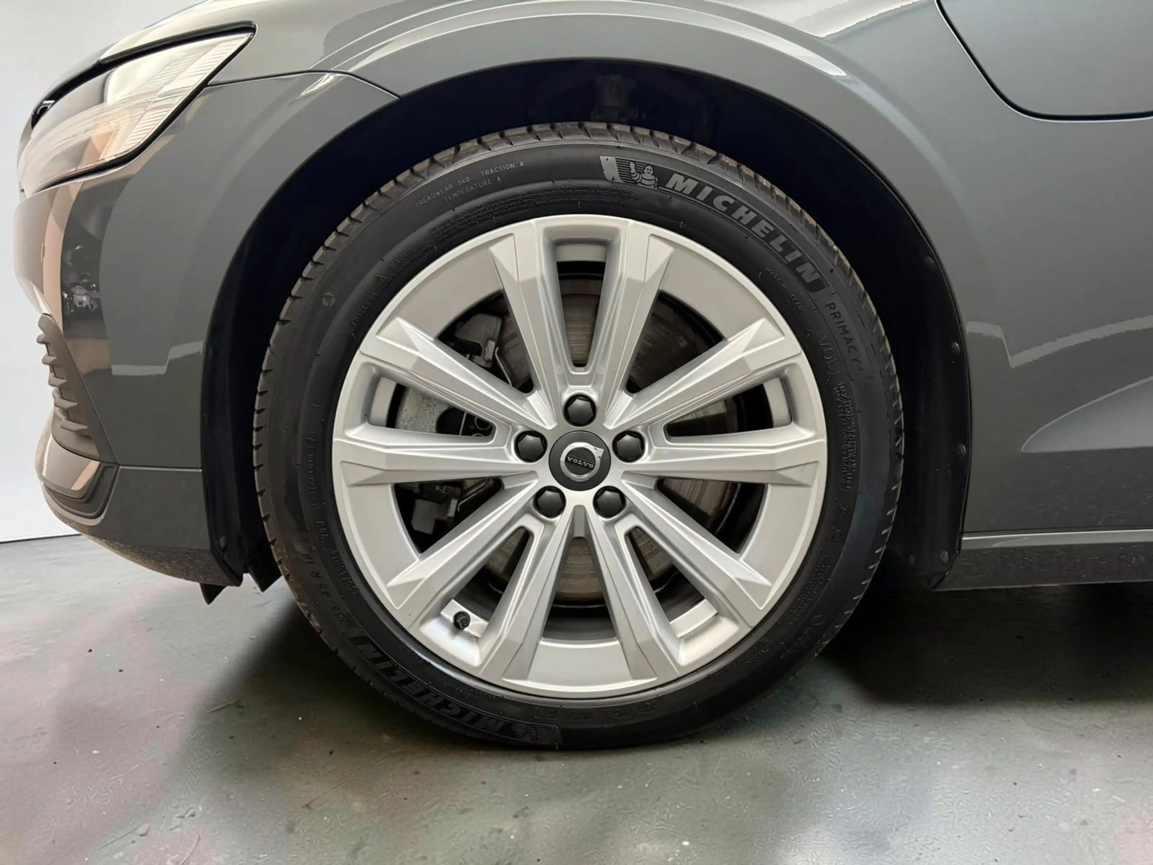 Volvo V60 Kombi Core Hybrid AWD*ACC*AHK*LED*KEYLESS — photo 4