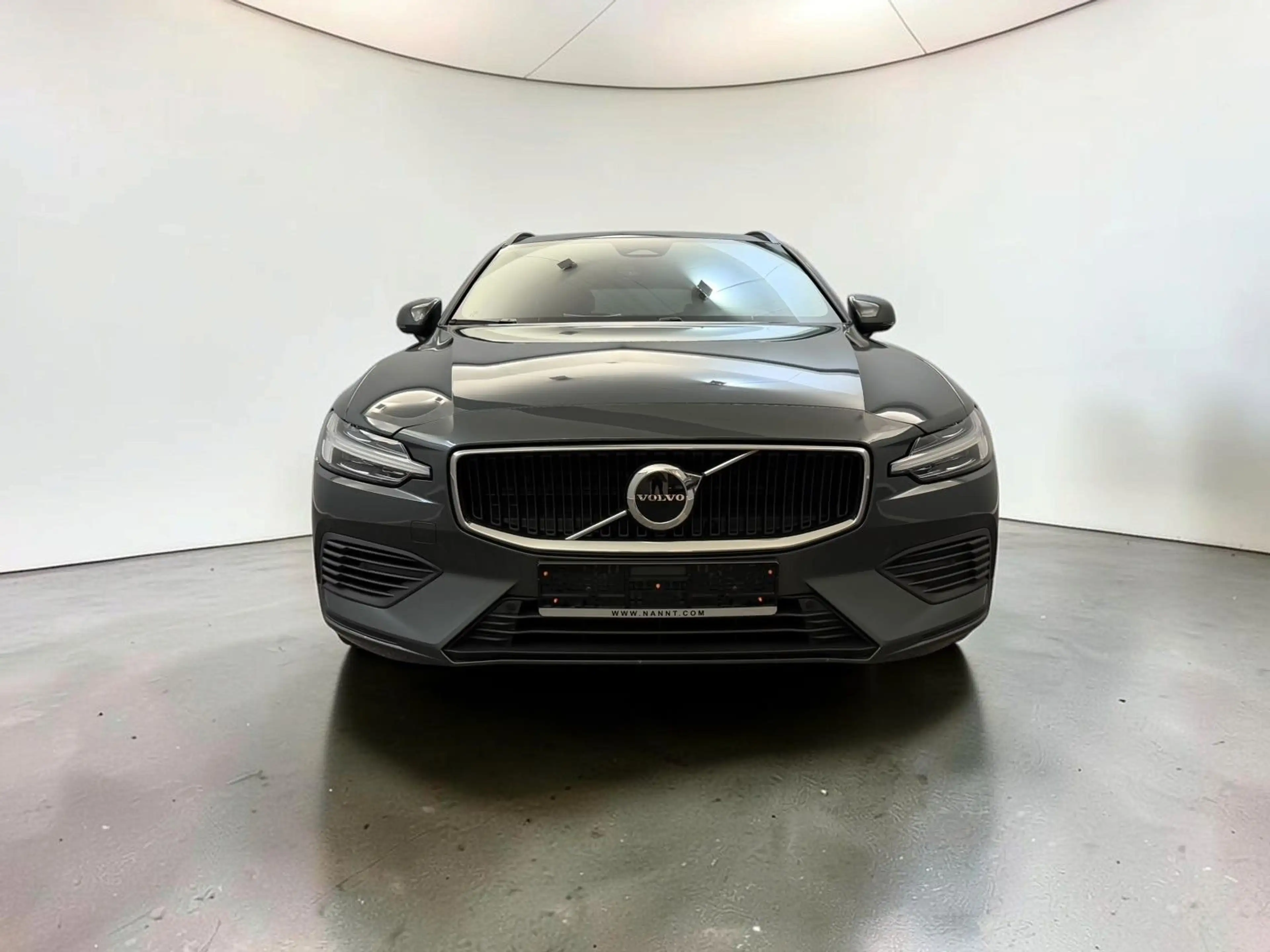 Volvo V60 Kombi Core Hybrid AWD*ACC*AHK*LED*KEYLESS — photo 2