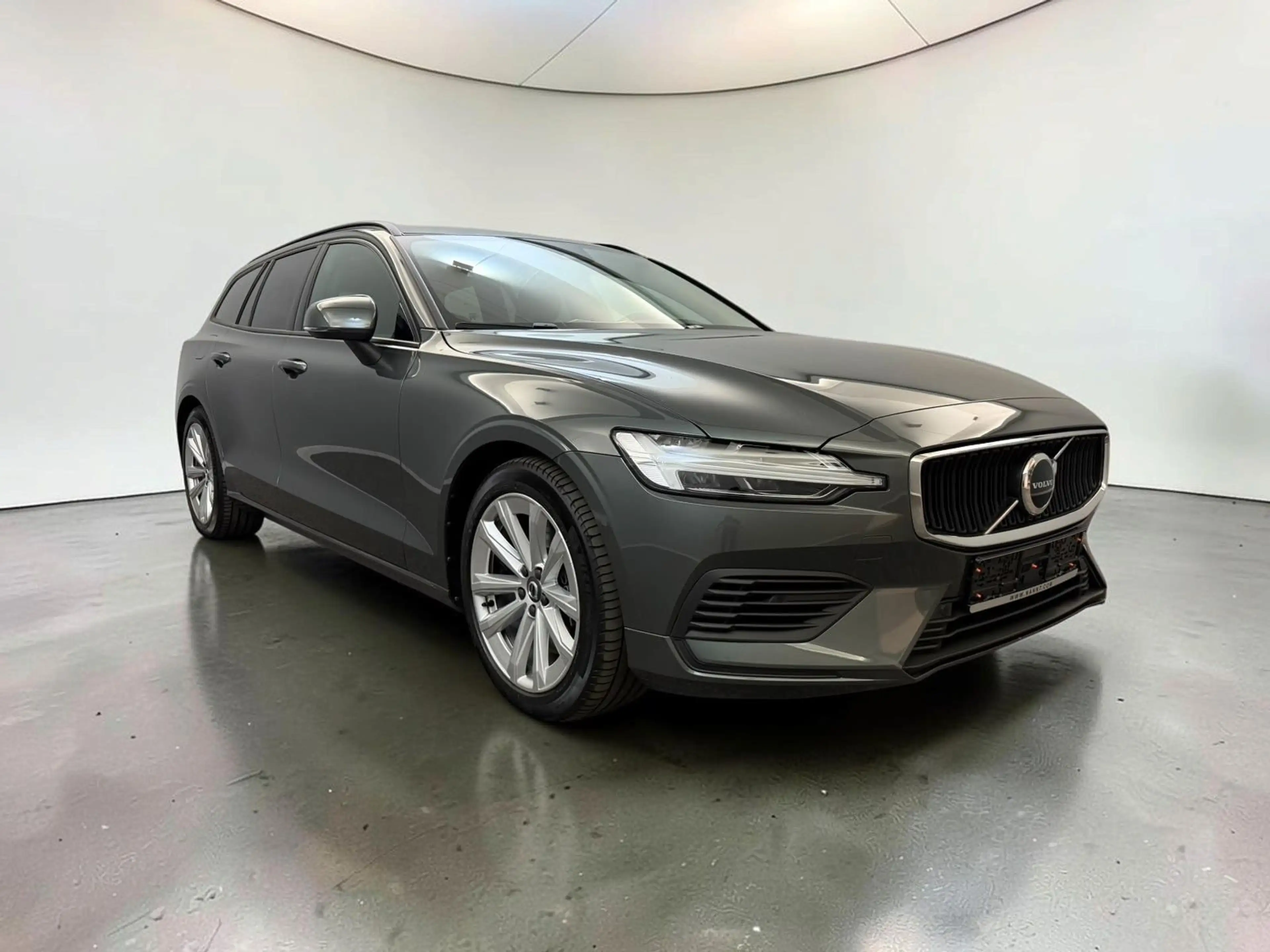 Volvo V60 Kombi Core Hybrid AWD*ACC*AHK*LED*KEYLESS — photo 3