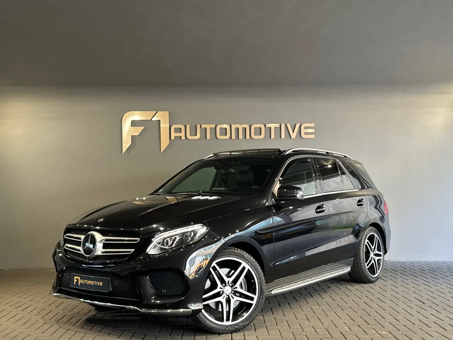 Mercedes-Benz GLE 400 4M AMG Pano|Memory|360Cam|Trekhaak Noir - 1