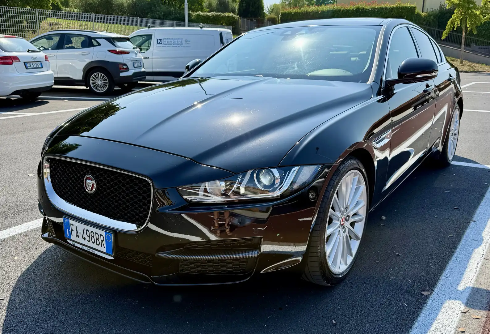 Jaguar XE 2.0d Portfolio 180cv auto - 1