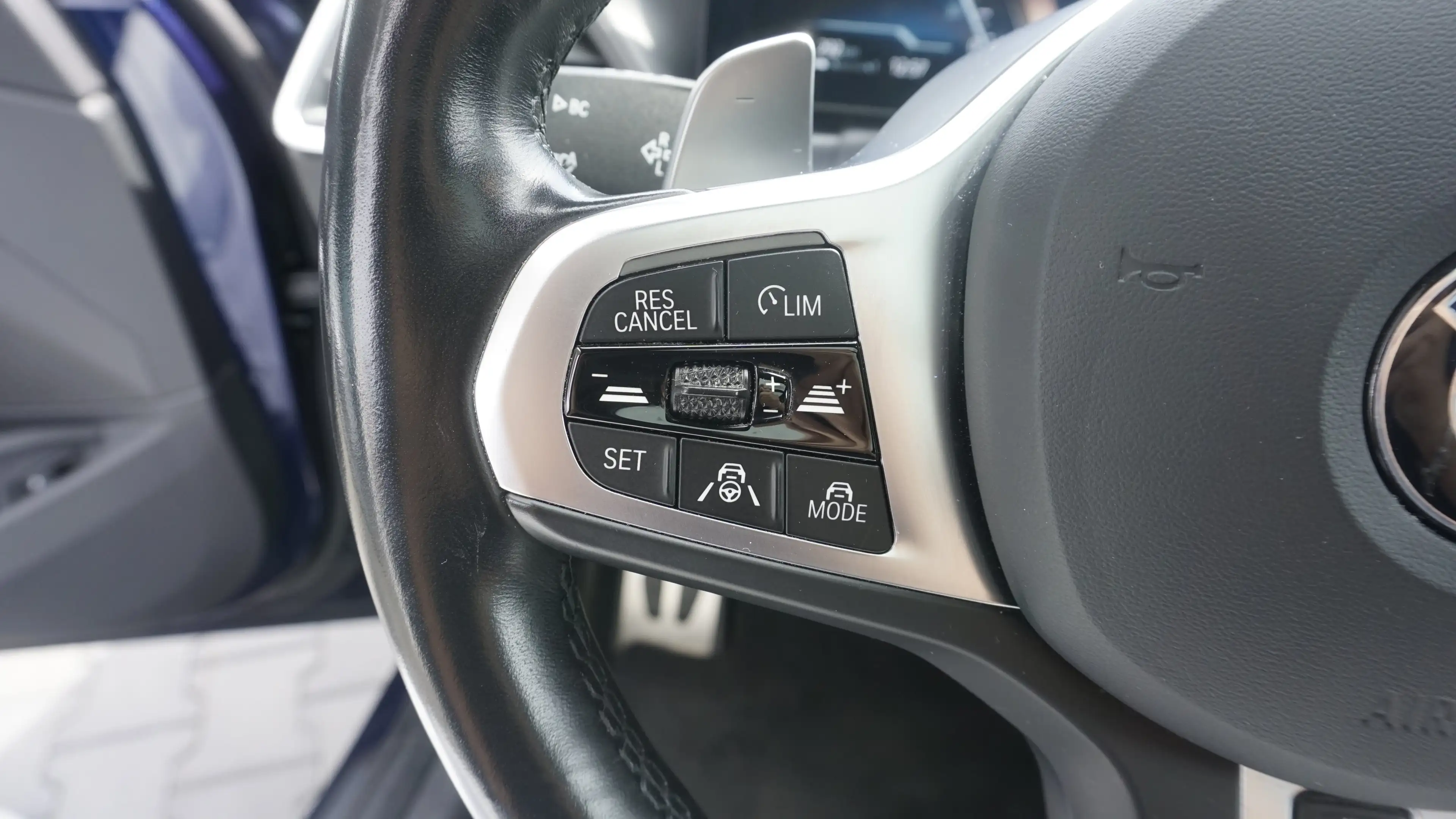 BMW 340 M340d xDrive Touring — photo 15