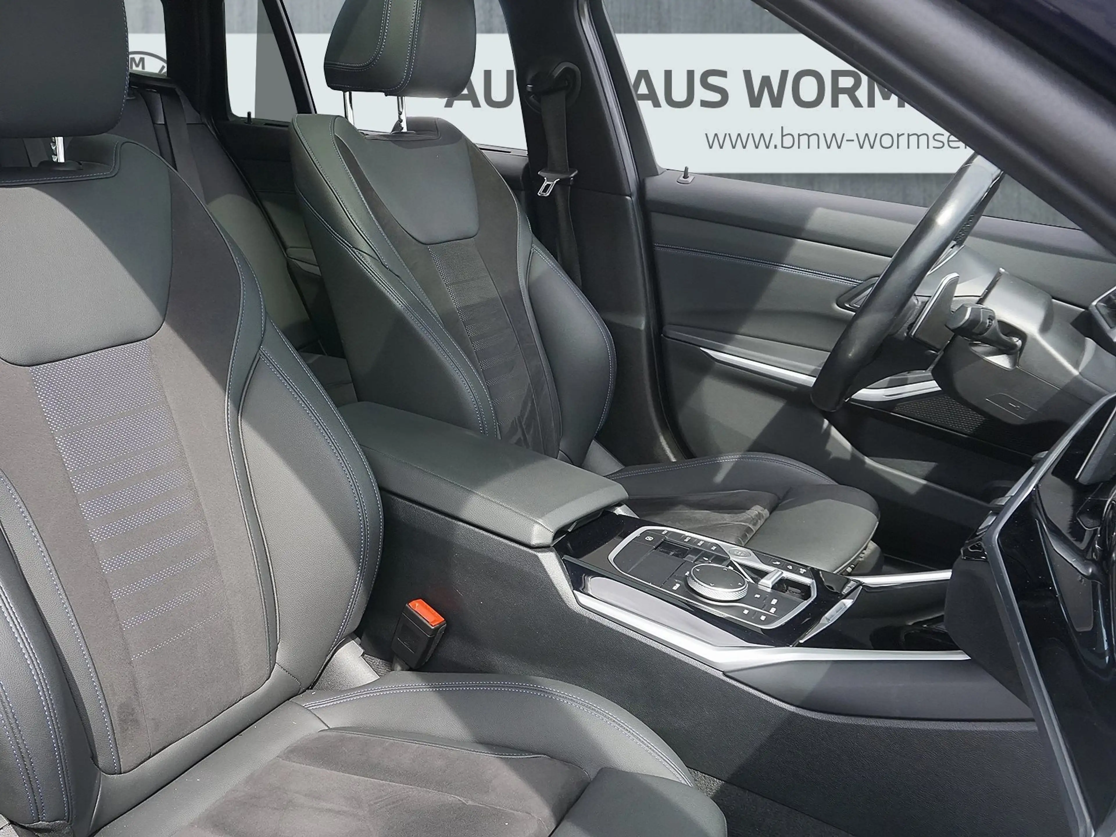 BMW 340 M340d xDrive Touring — photo 10