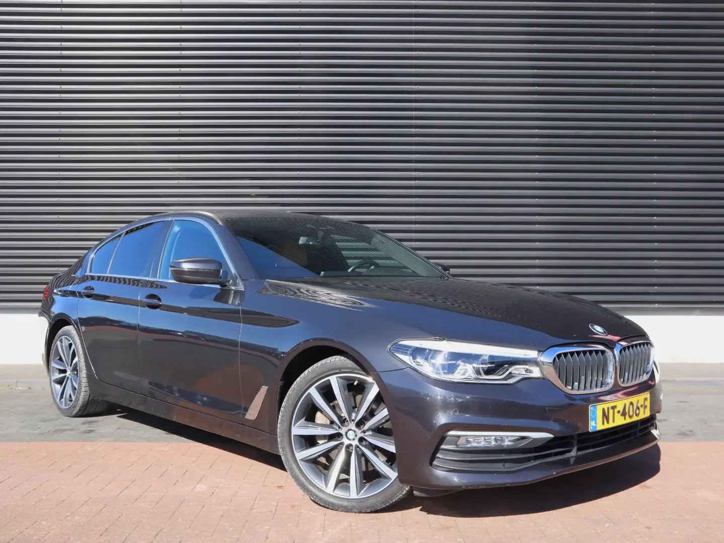 BMW 530 5-serie 530i High Executive | BTW | Clima | Cruise Grijs - 2