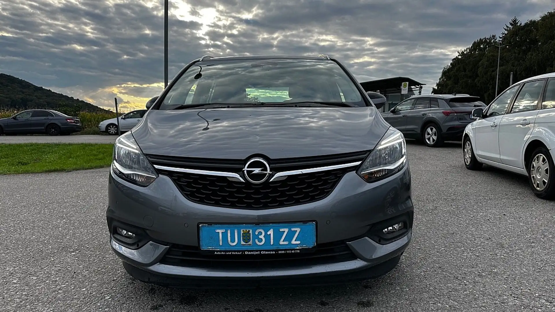 Opel Zafira 1,6 CDTI ECOTEC Innovation Grau - 1
