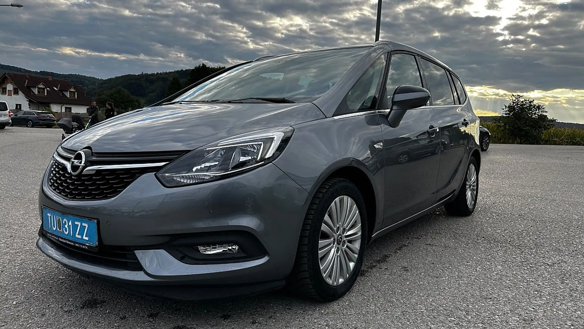 Opel Zafira 1,6 CDTI ECOTEC Innovation Grau - 2