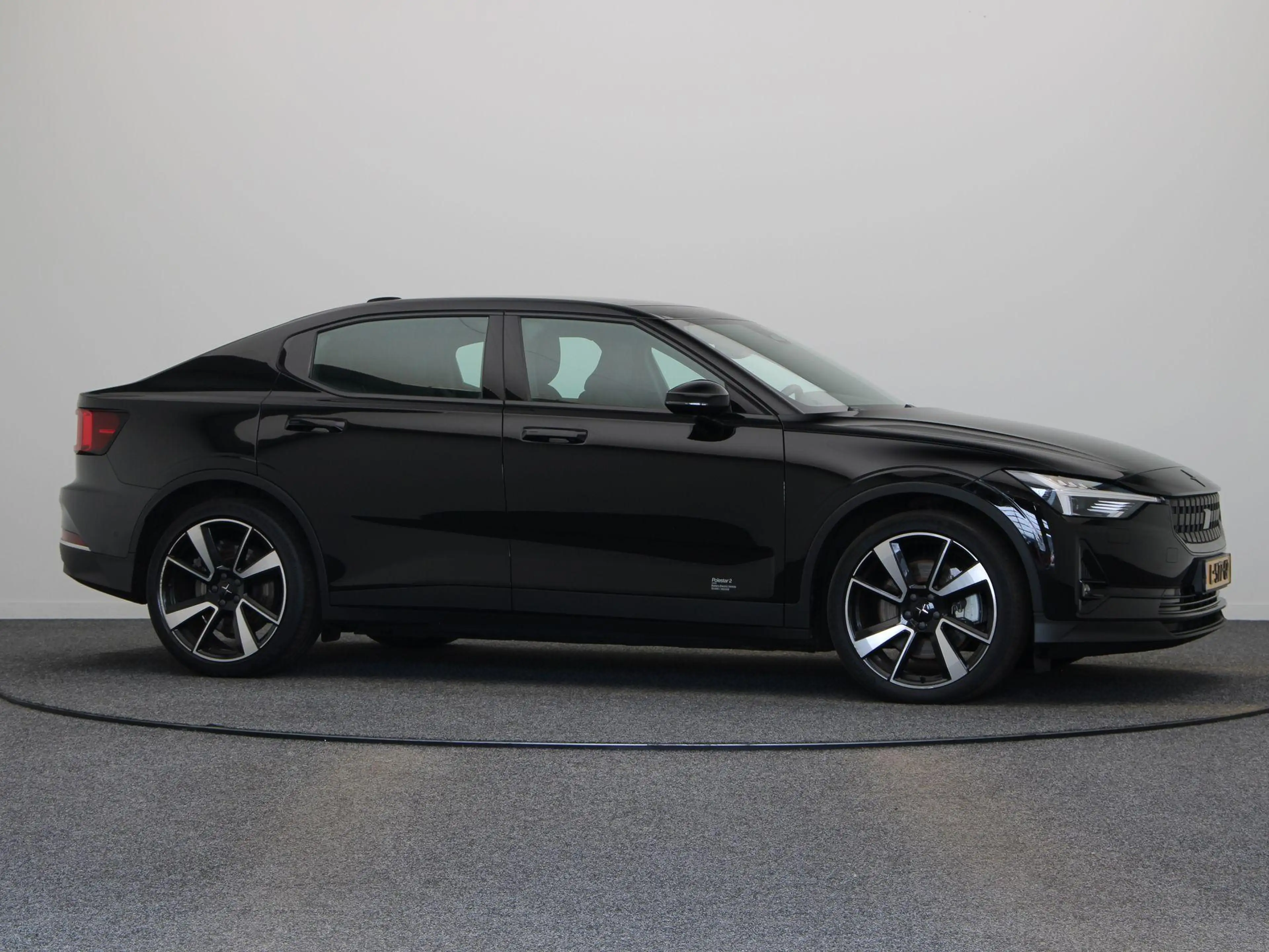 Polestar 2 Long Range Dual Motor Launch Edition 78kWh | SOH 9 — photo 11