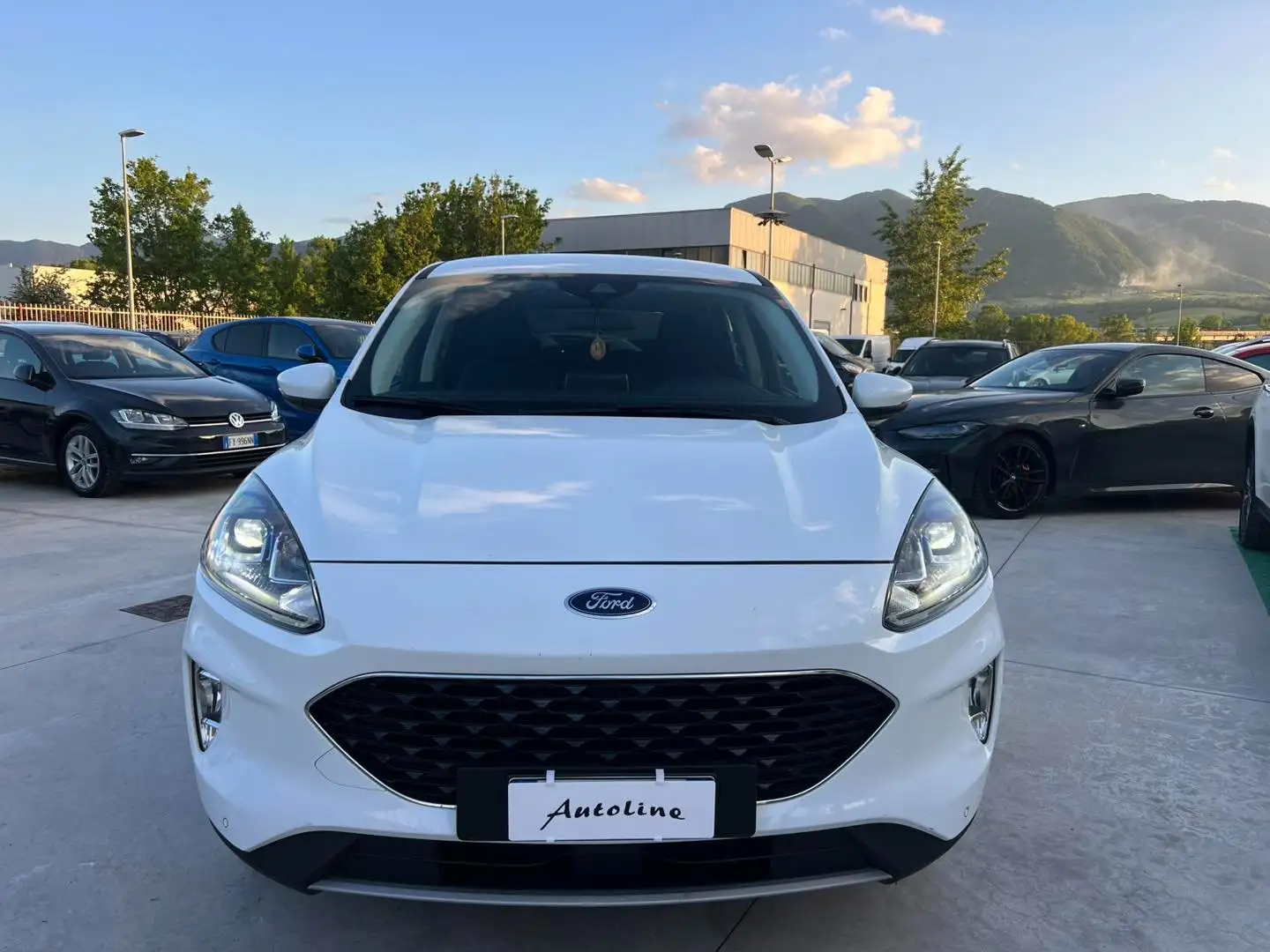 Ford Kuga 1.5 EcoBLUE 120CV -Automatico- Bianco - 2