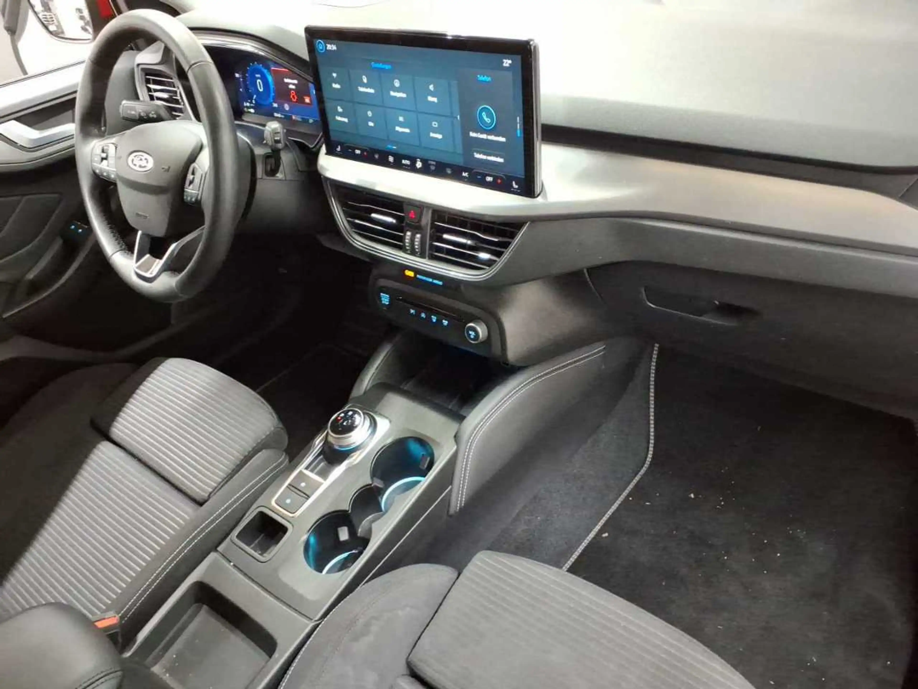 Ford Focus Focus Turnier 1.5 EcoBlue Aut. TITANIUM X — photo 9