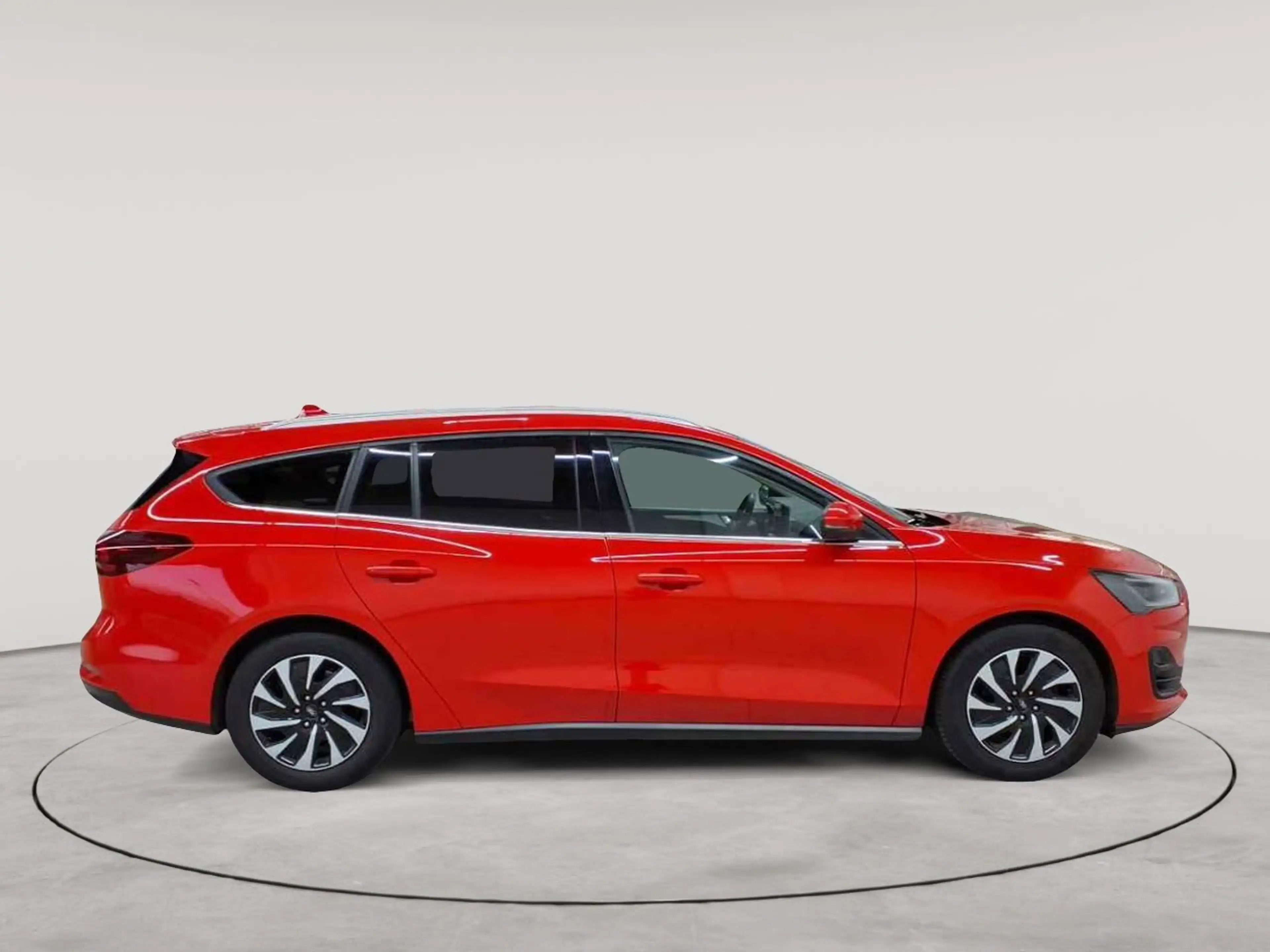 Ford Focus Focus Turnier 1.5 EcoBlue Aut. TITANIUM X — photo 3