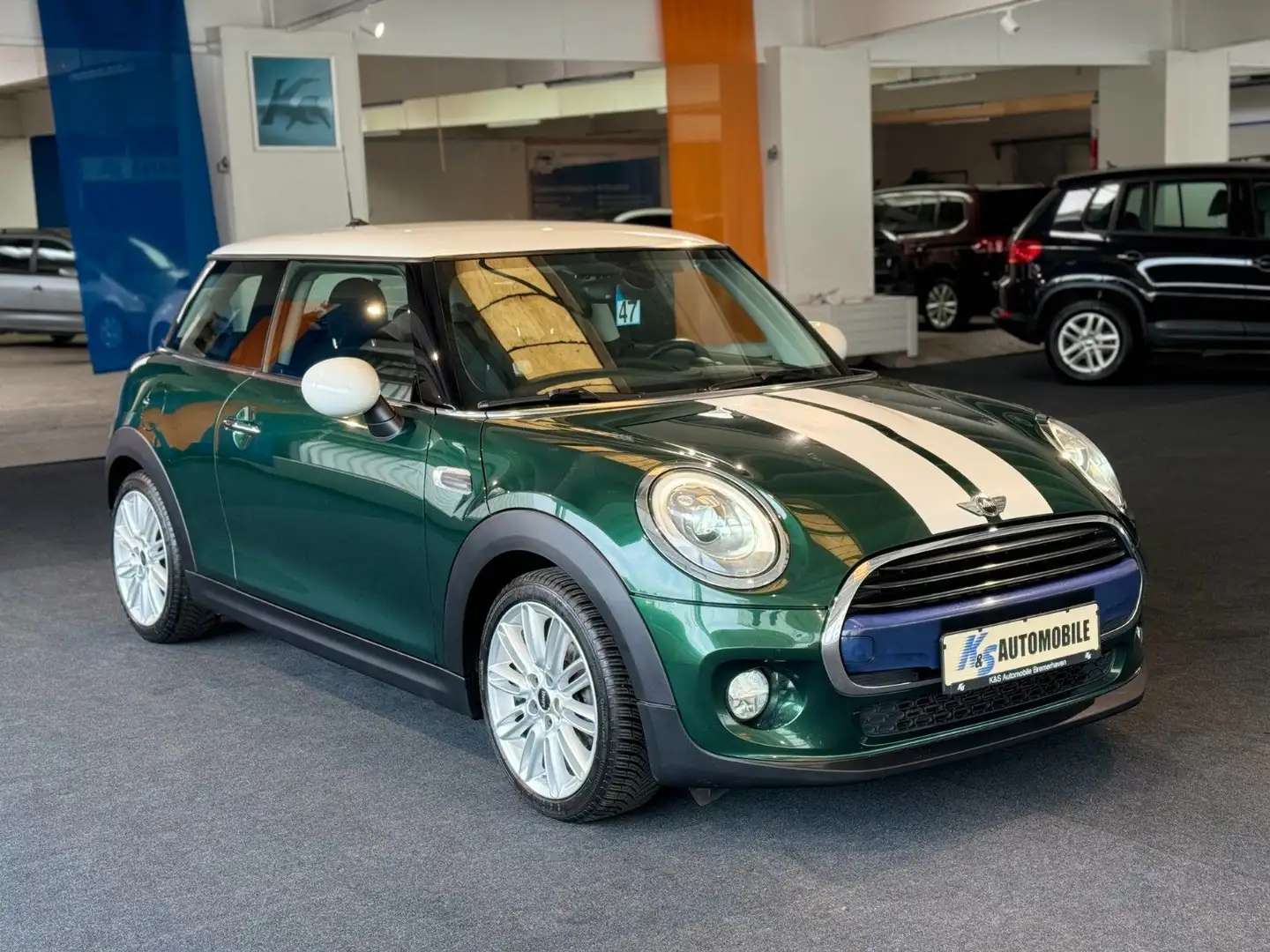 MINI Cooper *LED*NAVI*SITZH.*ALU*KLIMAAUTO* Grün - 1