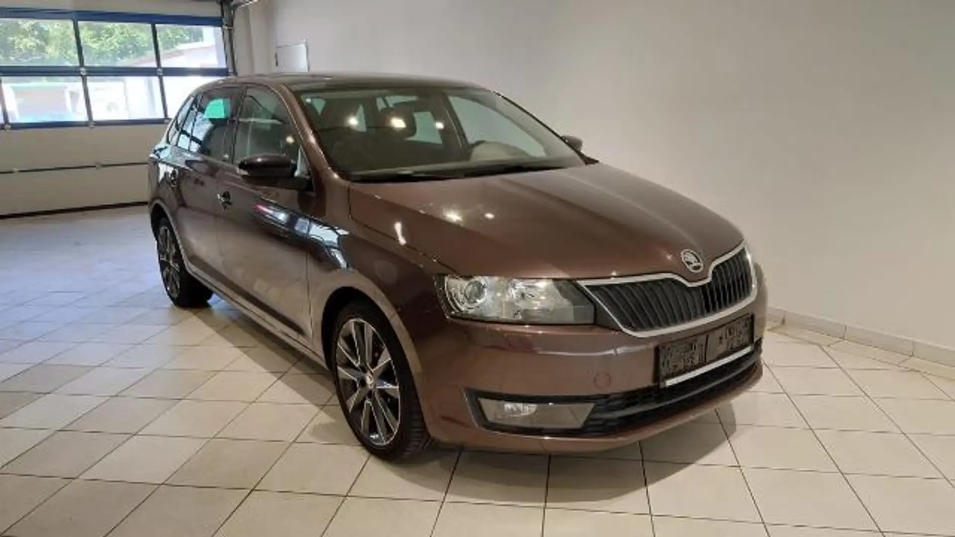Skoda Rapid/Spaceback Edition Pano Xenon-Light SHZ Klimaautomatik Braun - 1