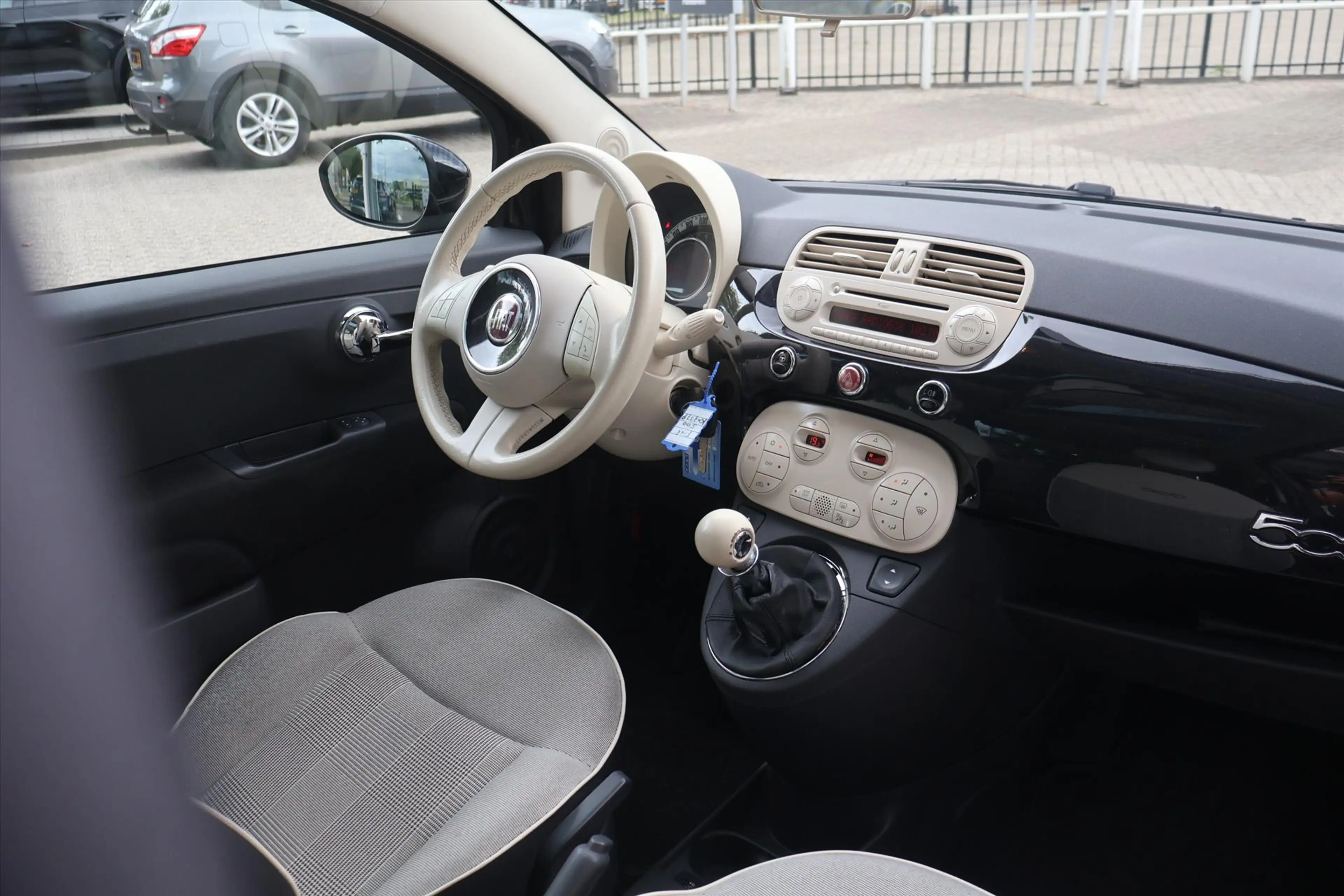 Fiat 500 1.2 Lounge | Climate | Pano | Radio | Half Leder | — photo 8
