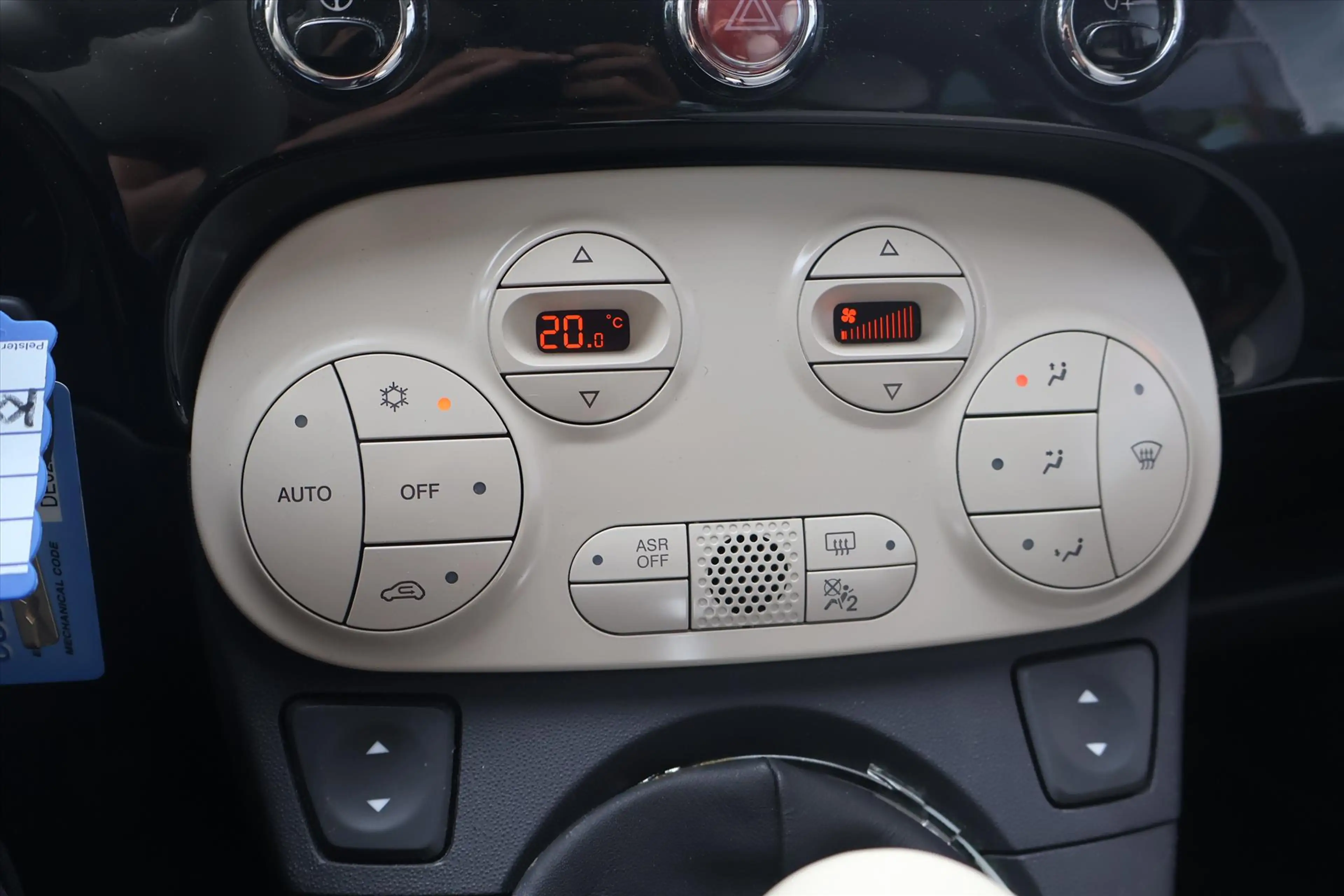 Fiat 500 1.2 Lounge | Climate | Pano | Radio | Half Leder | — photo 17
