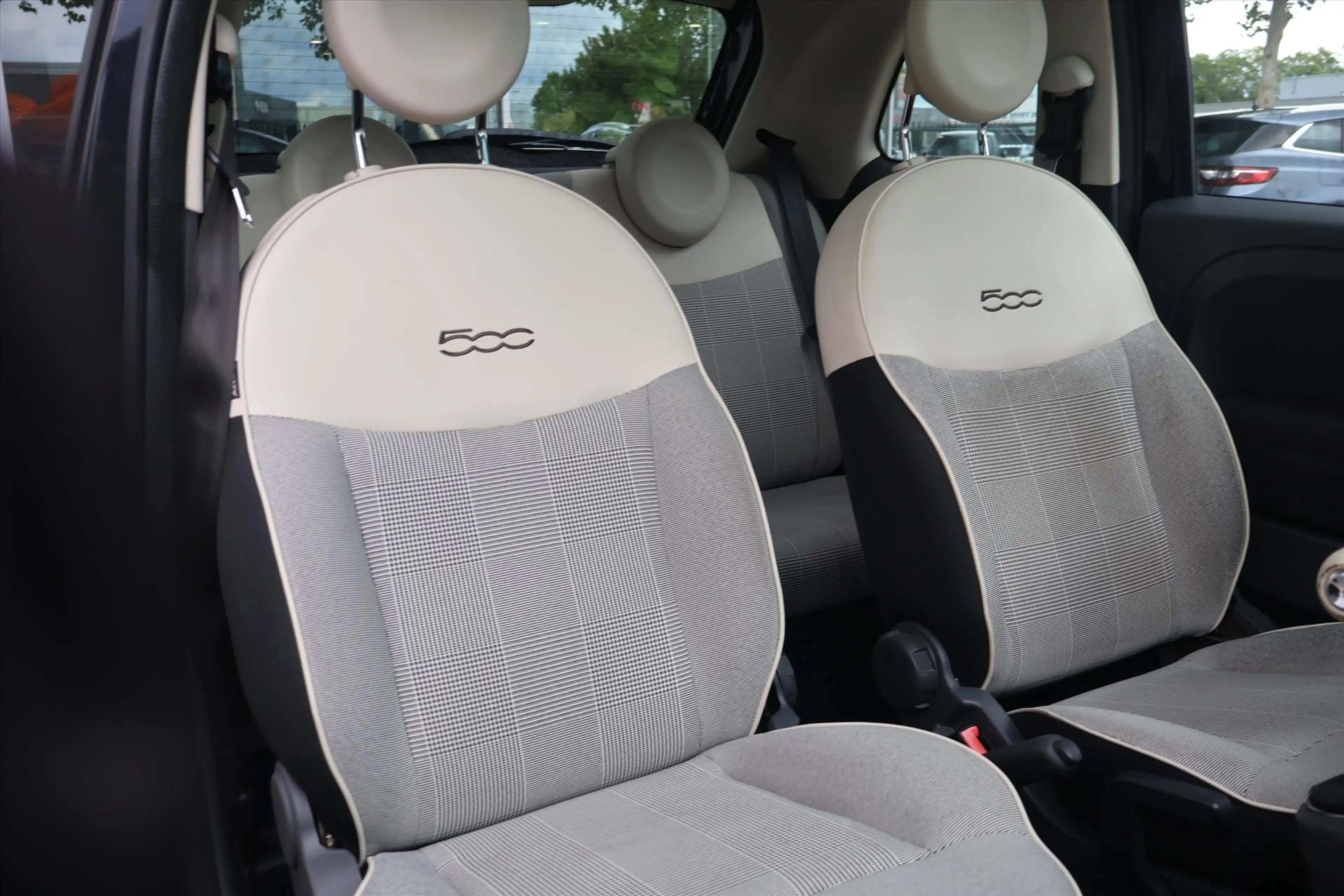 Fiat 500 1.2 Lounge | Climate | Pano | Radio | Half Leder | — photo 9