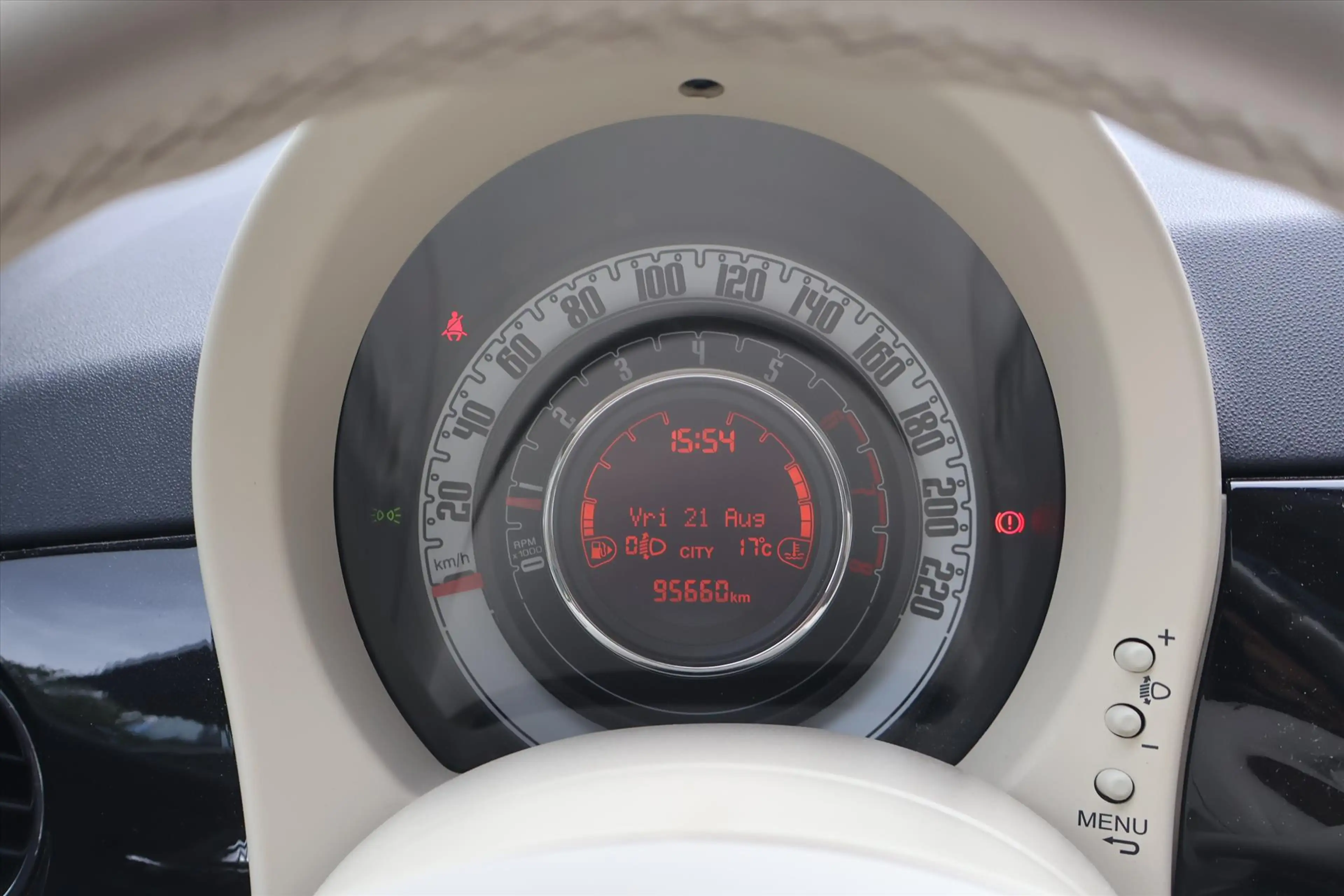 Fiat 500 1.2 Lounge | Climate | Pano | Radio | Half Leder | — photo 16