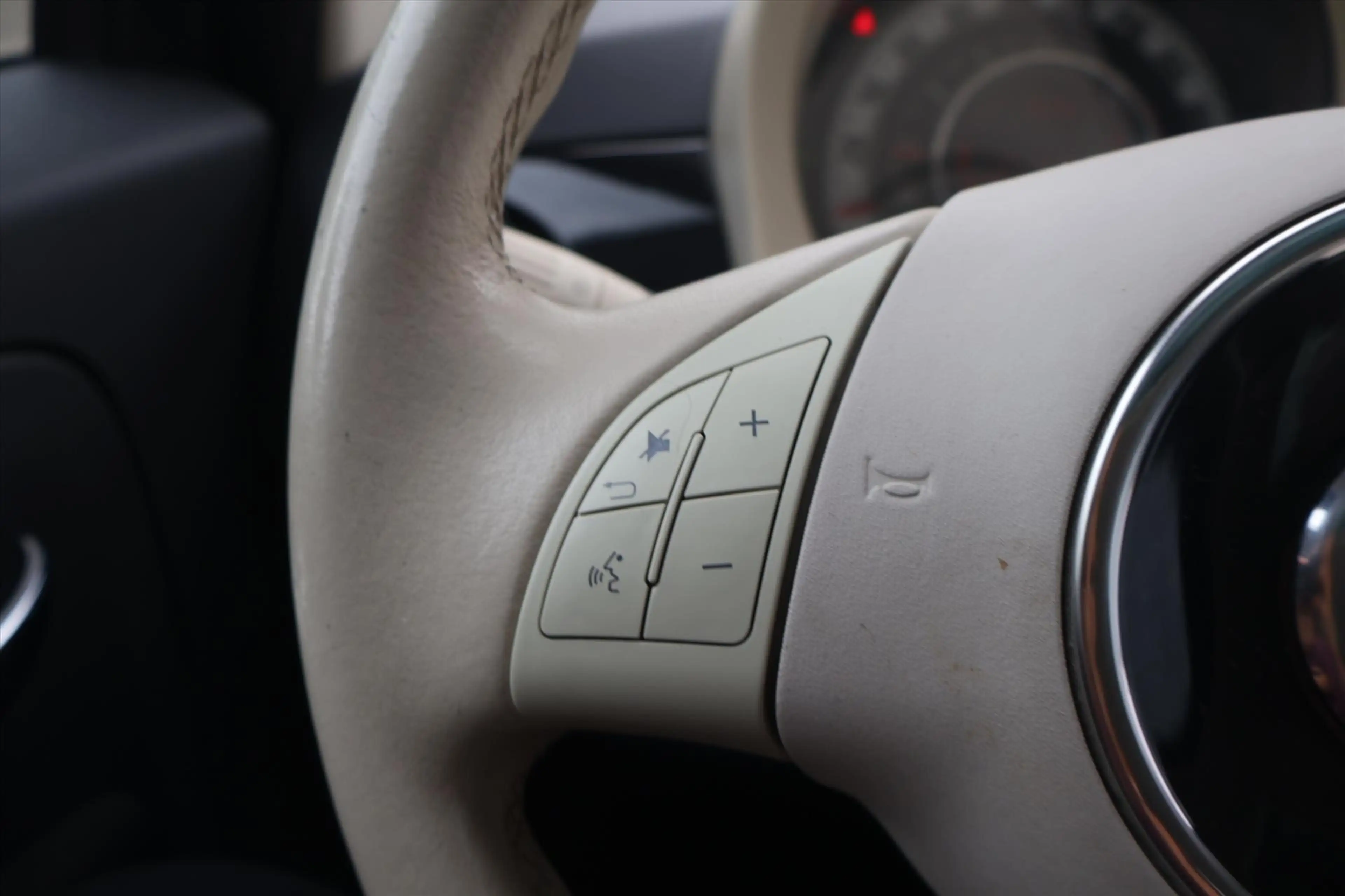 Fiat 500 1.2 Lounge | Climate | Pano | Radio | Half Leder | — photo 14