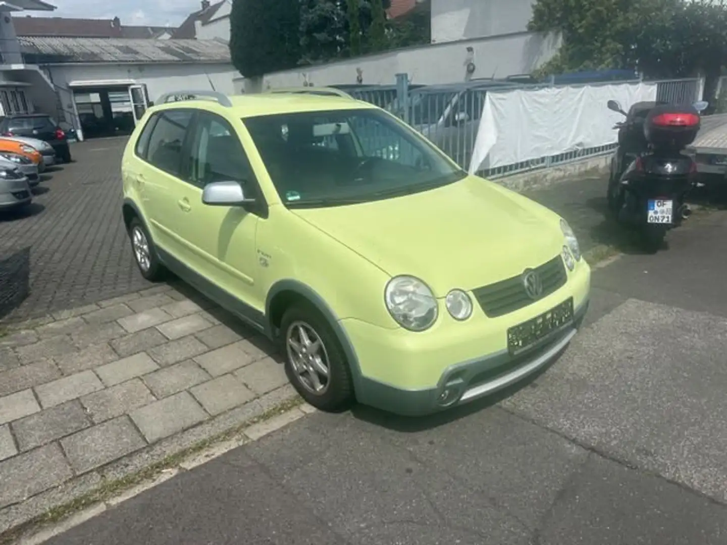 Volkswagen Polo Polo 1.2 IV Fun Grün - 1
