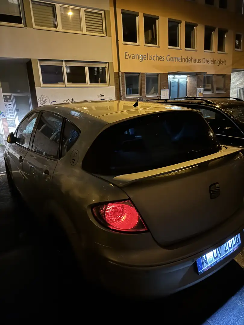 SEAT Toledo 2.0 TDI DPF Sport Edition - 2