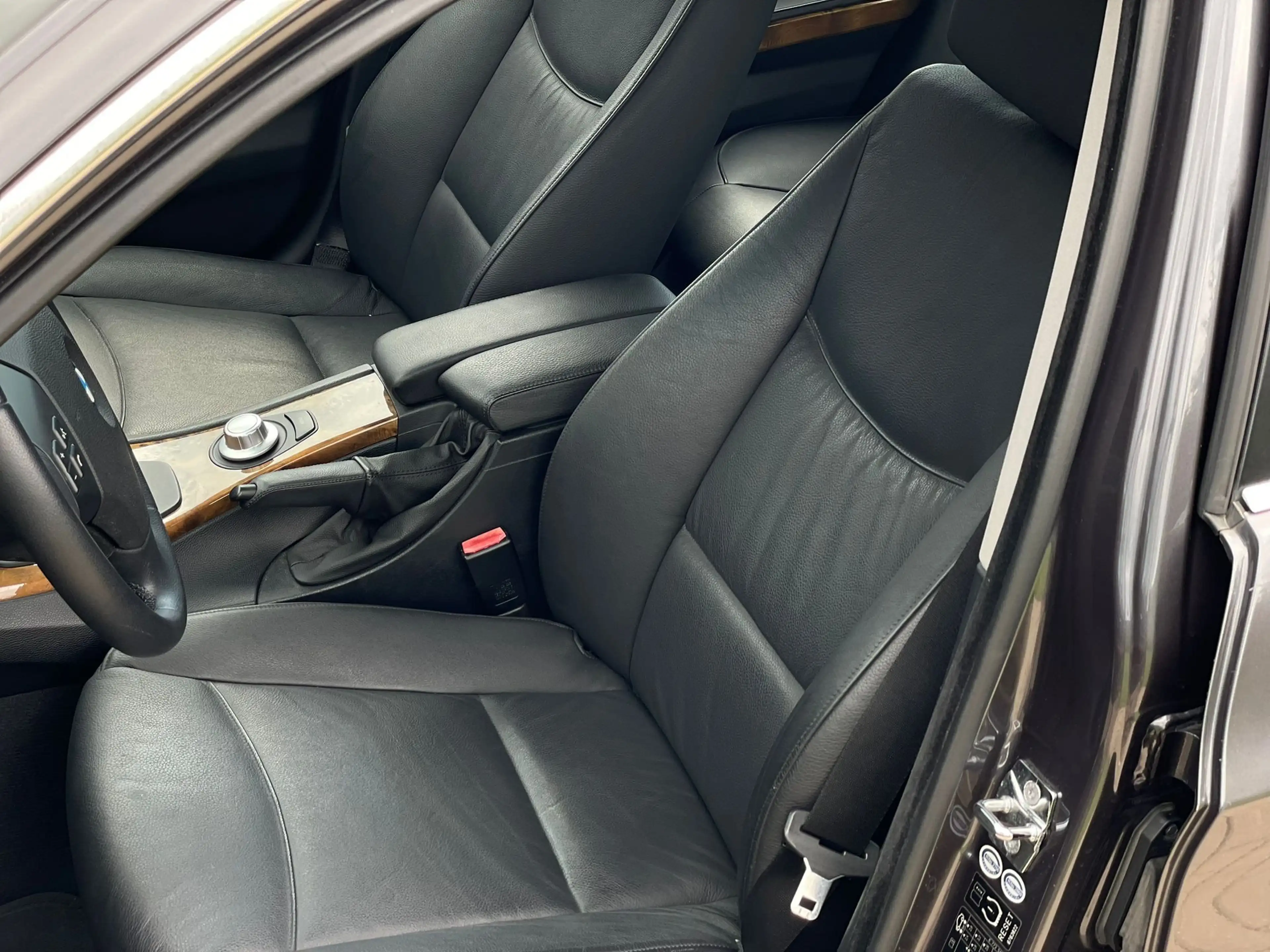 BMW 330 330i — photo 9