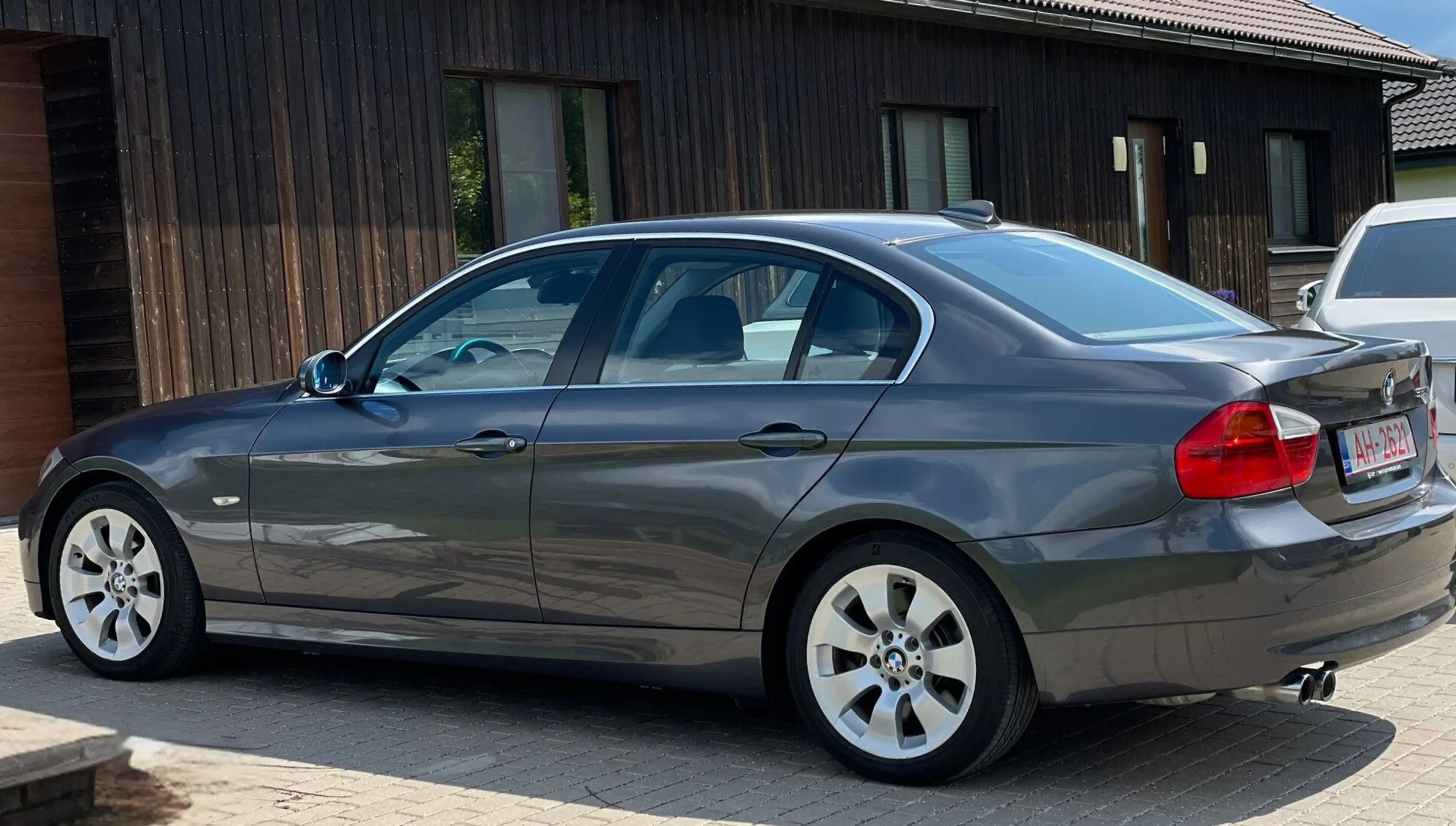 BMW 330 330i — photo 4