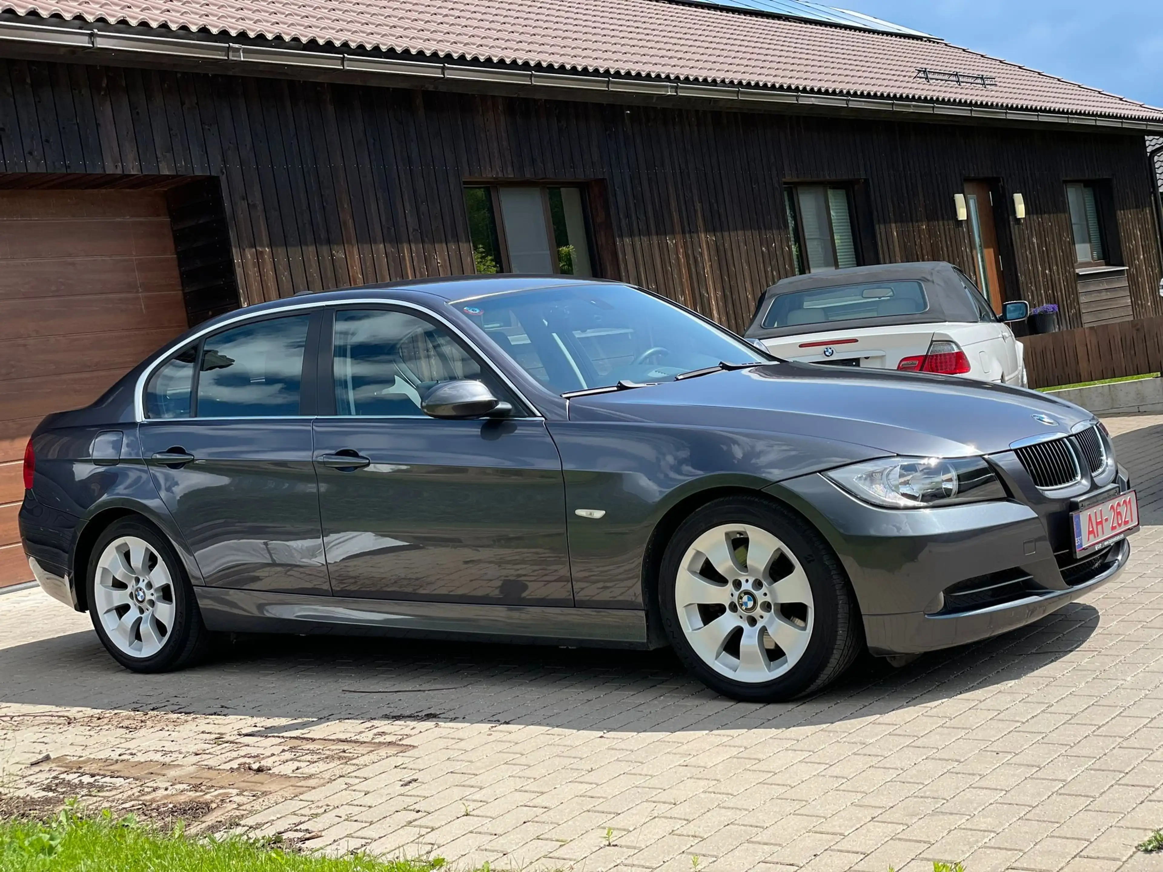 BMW 330 330i — photo 3