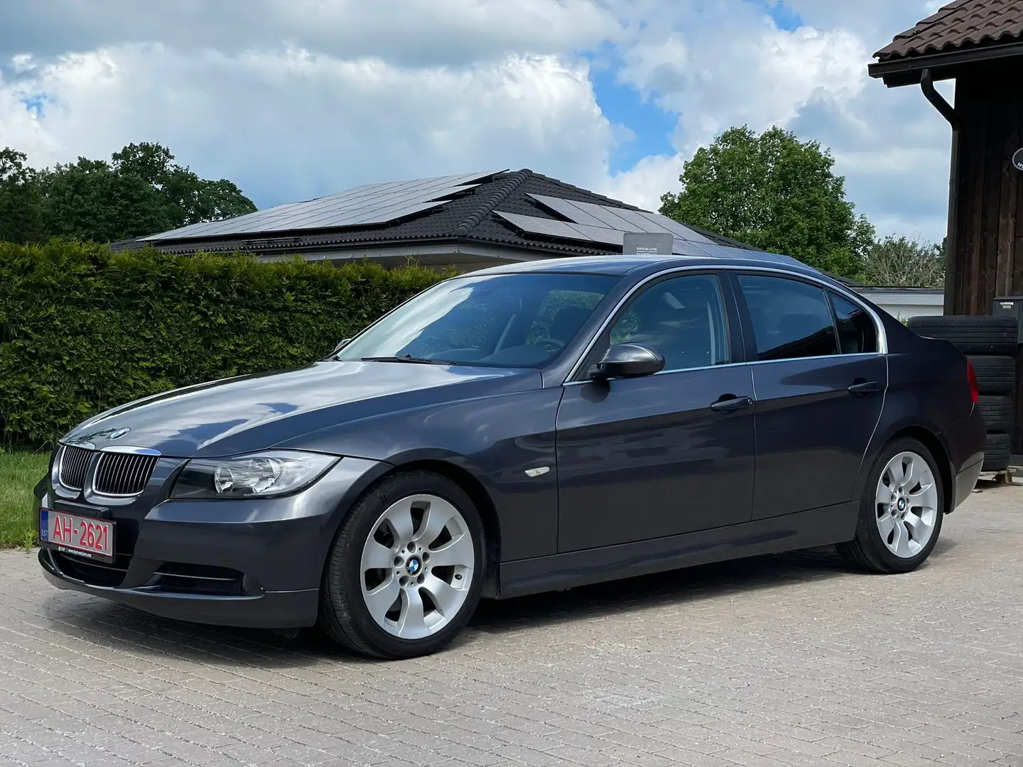 BMW 330 330i Grau - 1