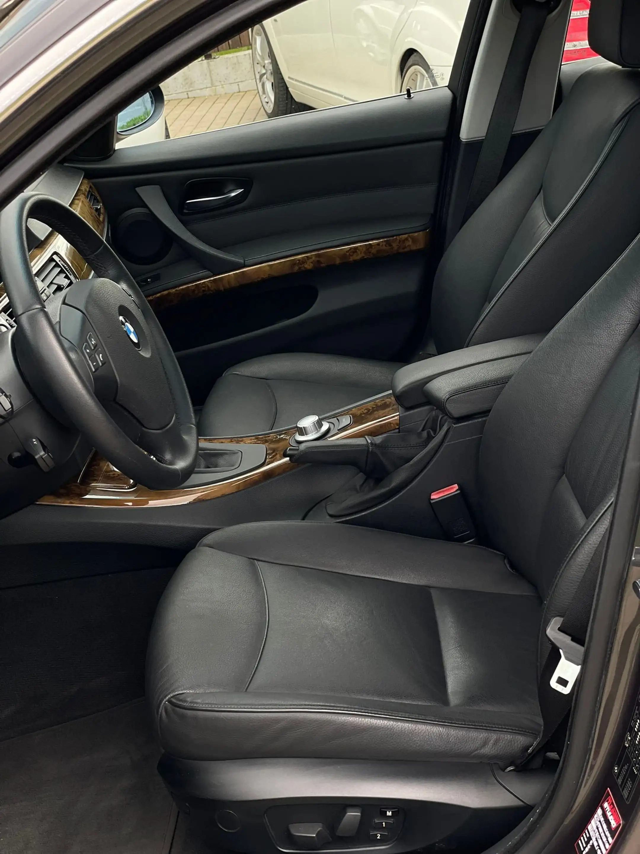 BMW 330 330i — photo 7