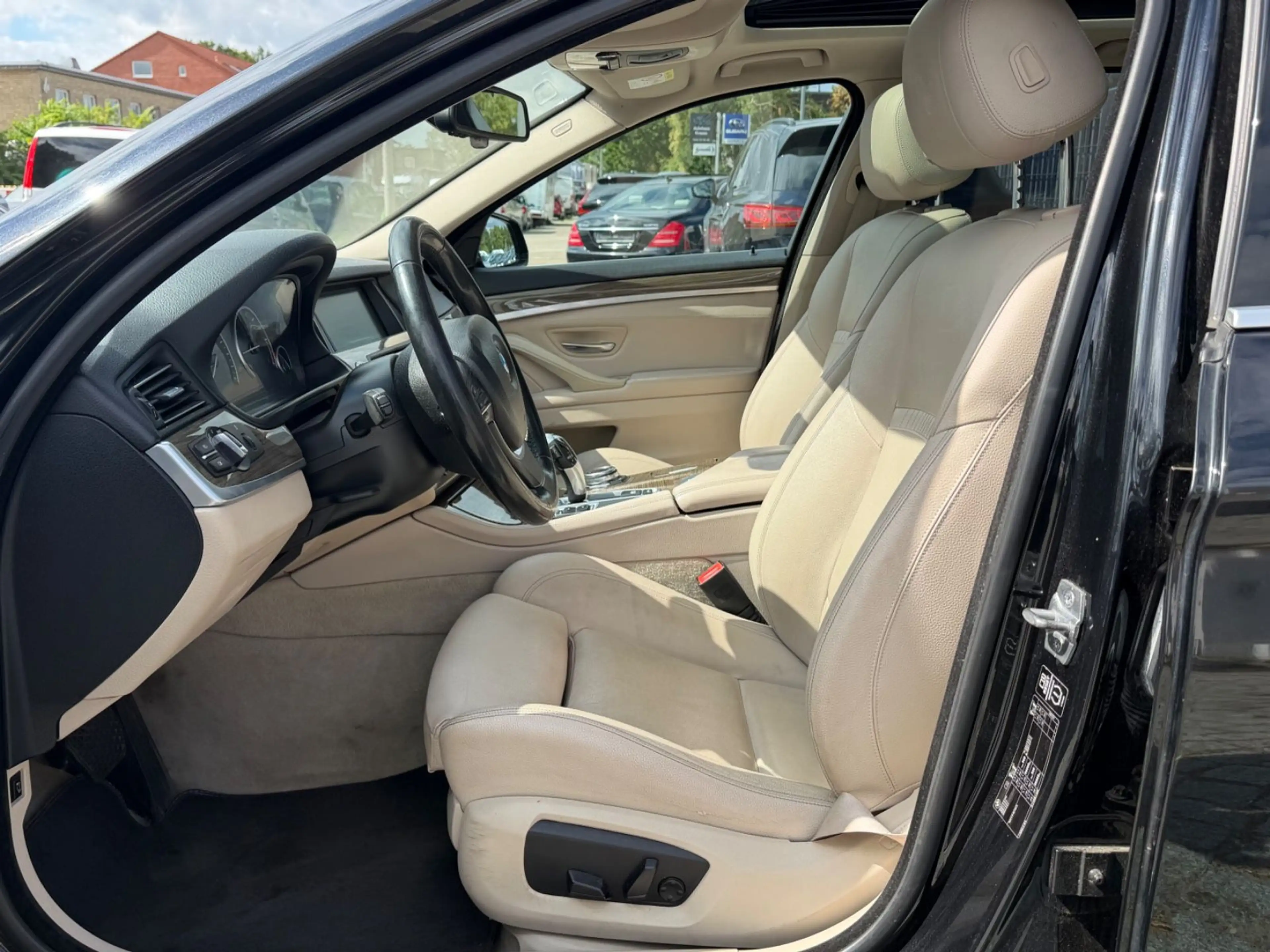 BMW 525 d Touring*Modern line*Autm*Pano*Leder*Euro6 — photo 6