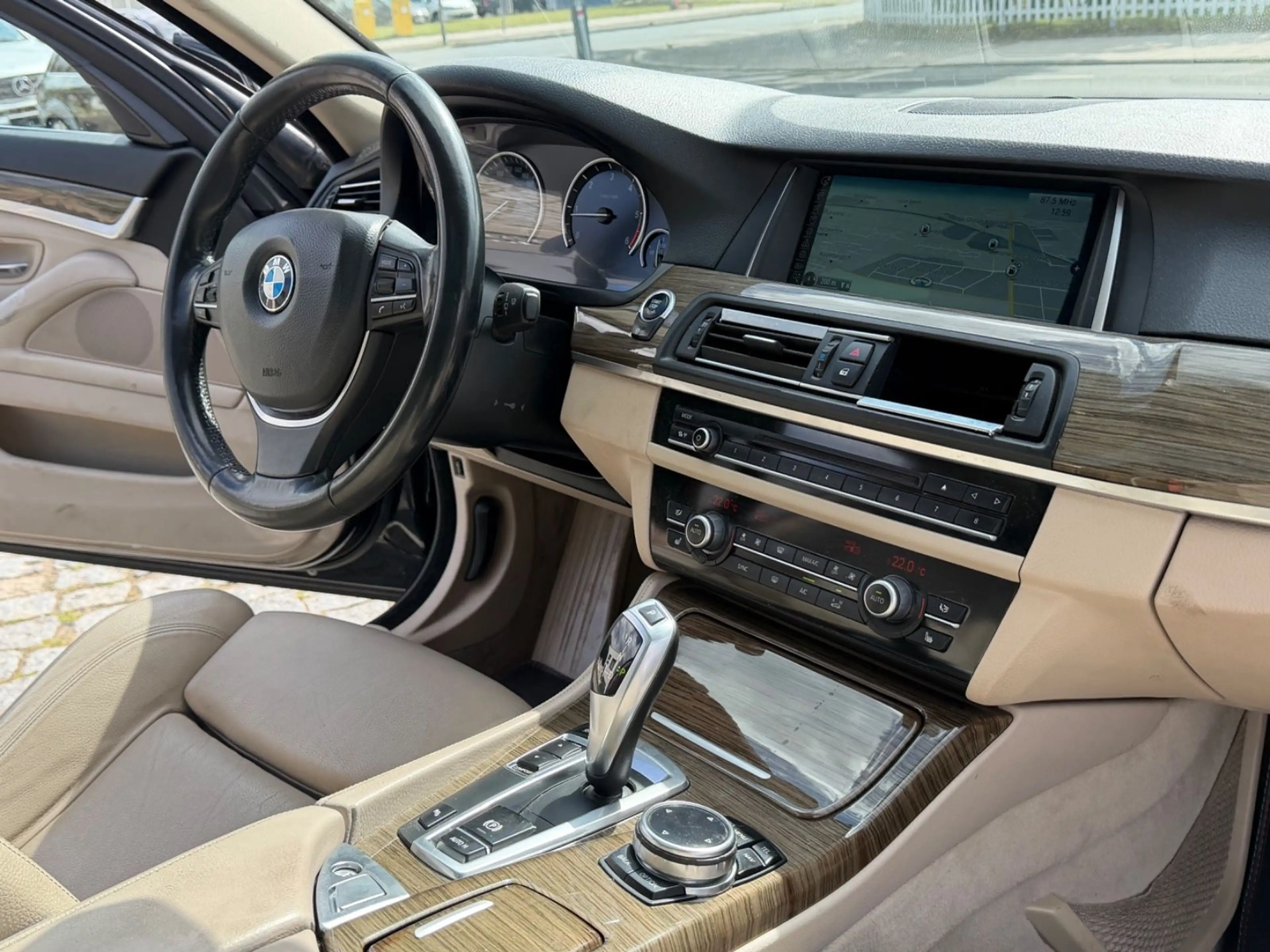 BMW 525 d Touring*Modern line*Autm*Pano*Leder*Euro6 — photo 15