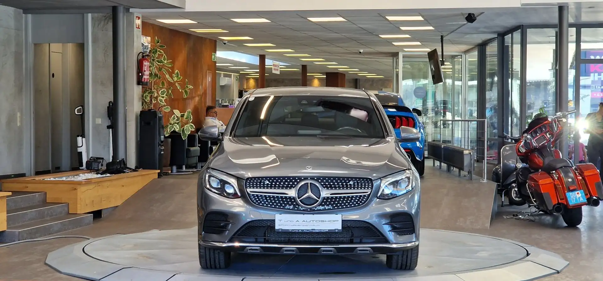 Mercedes-Benz GLC 220 d Coupe 4-Matic AMG-Paket Aut. *Kamera*Navi*Sitzbe Grau - 2