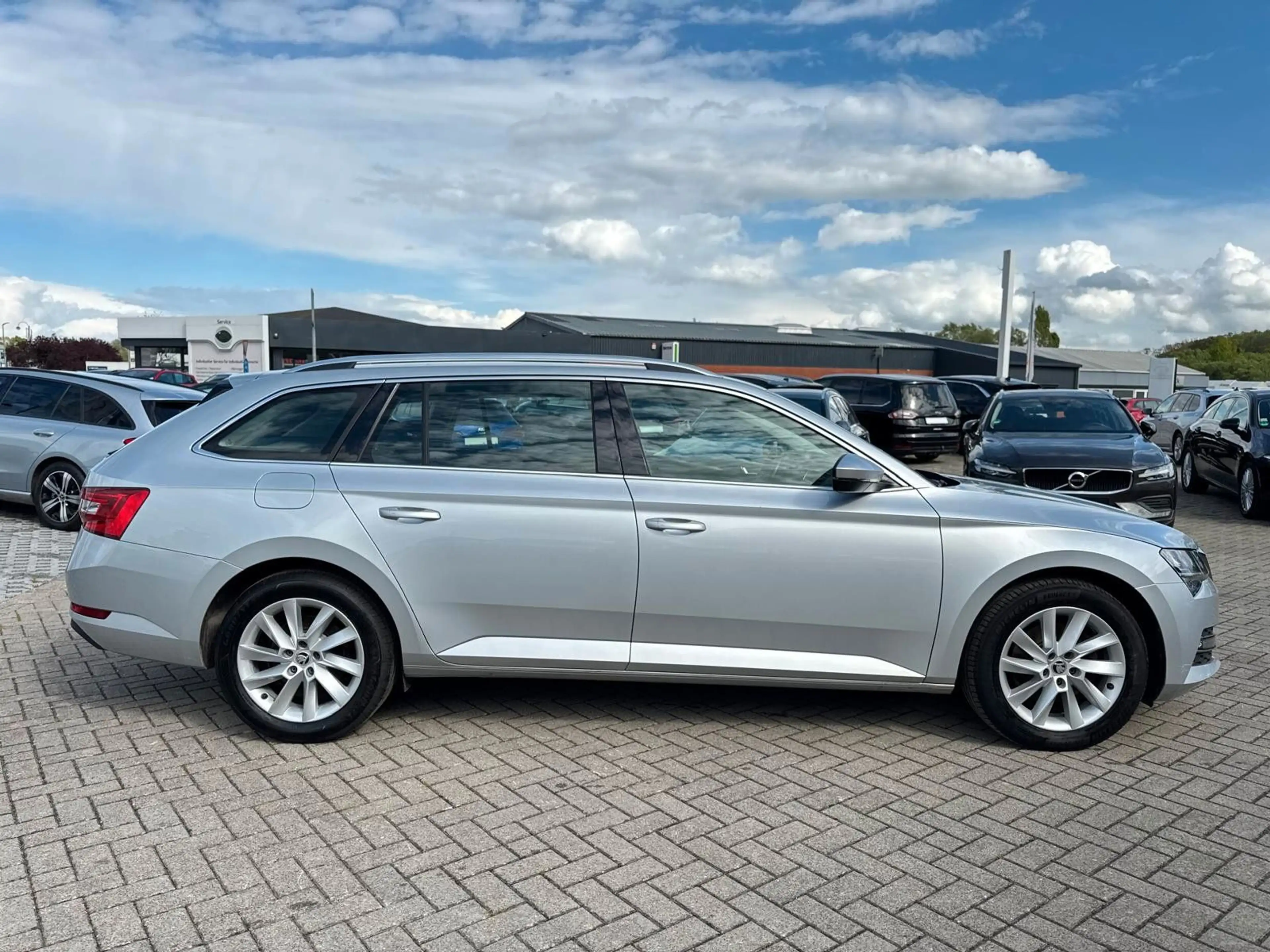 Skoda Superb Combi 2.0TDI DSG"Style"VIRTUEL*AHK*KEYLES — photo 5