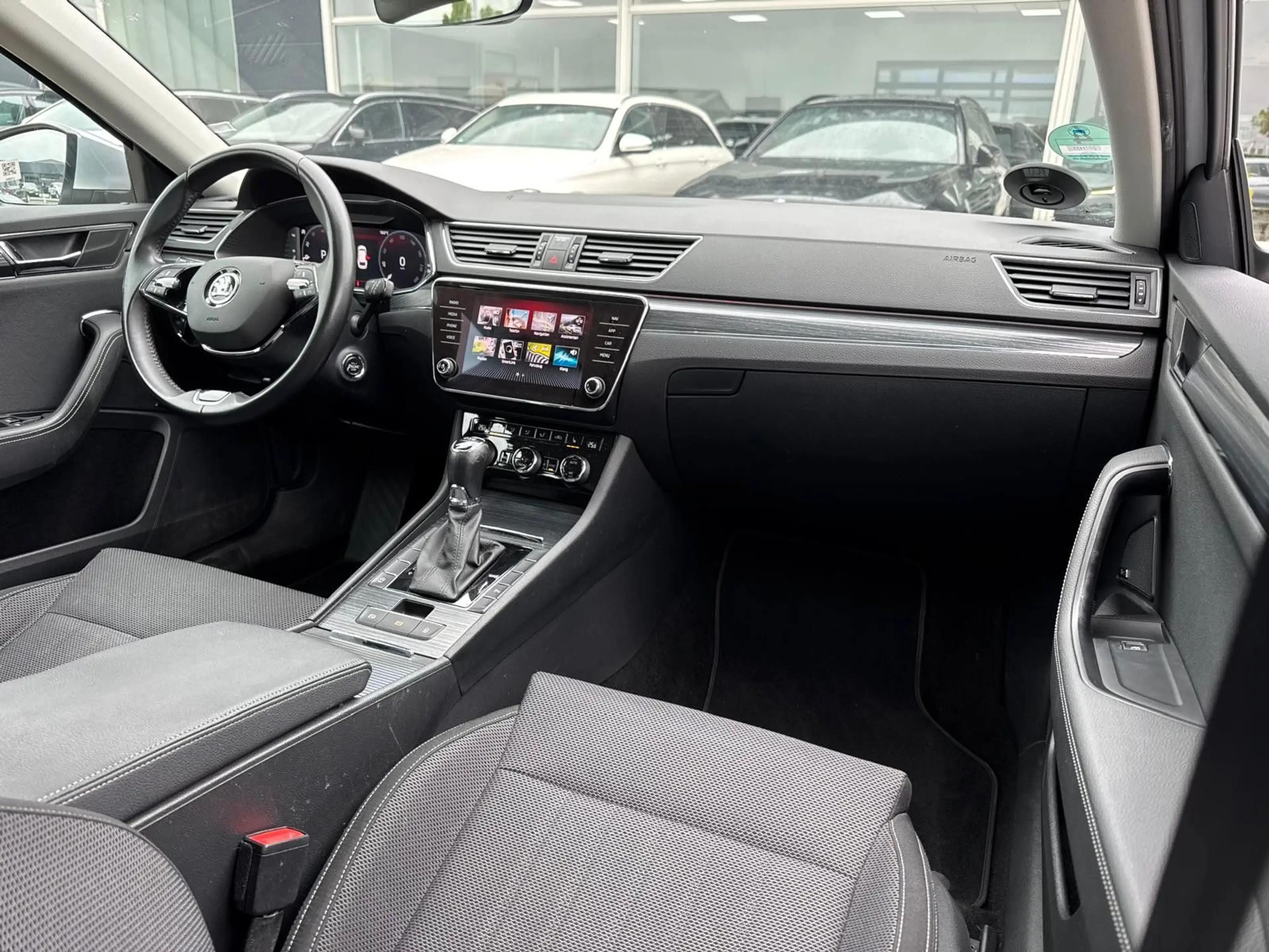 Skoda Superb Combi 2.0TDI DSG"Style"VIRTUEL*AHK*KEYLES — photo 10